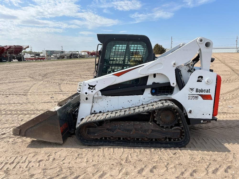 gallery 2019 Bobcat T770 Compact Track Loader