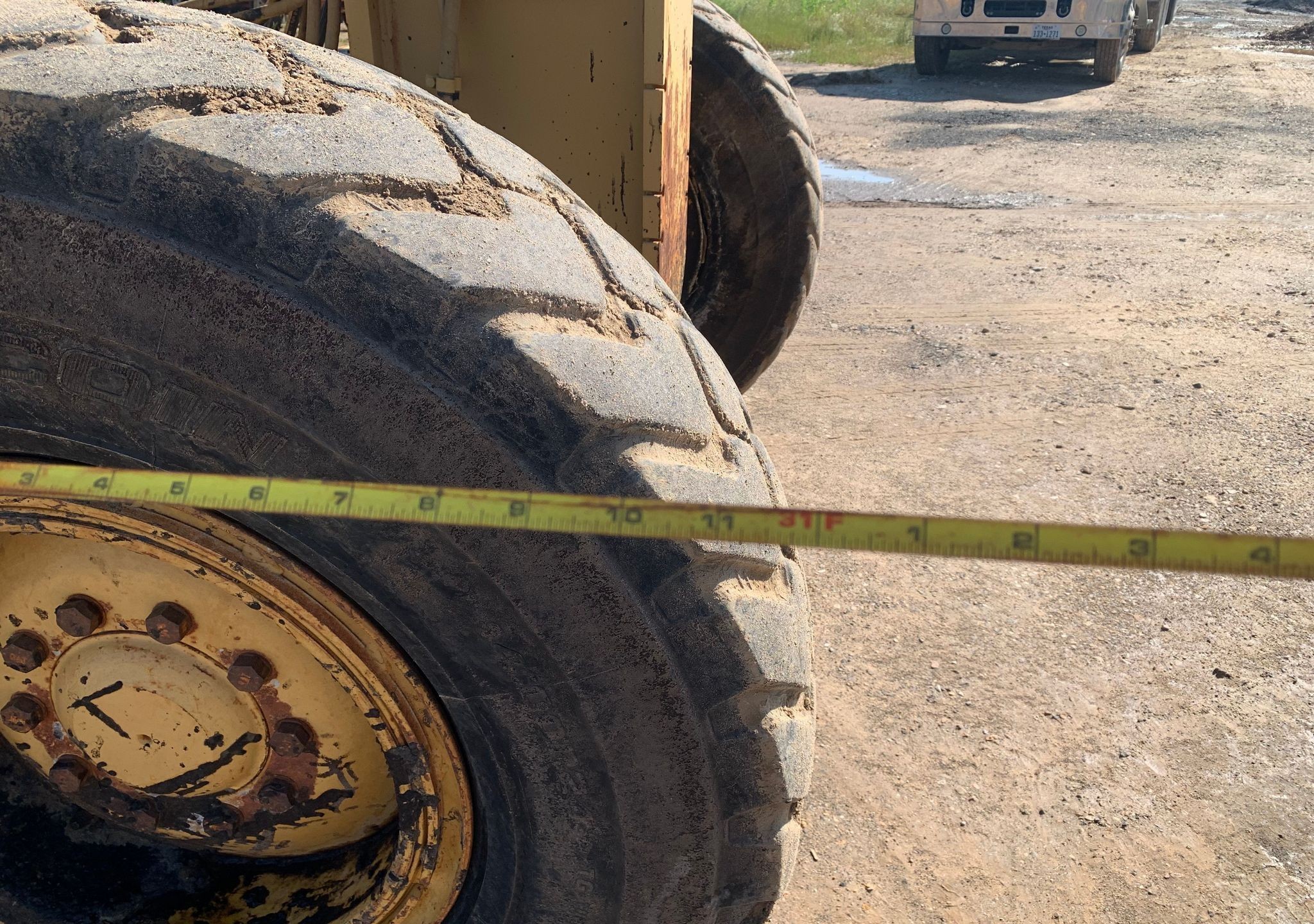 gallery 2001 Caterpillar 140H motor grader