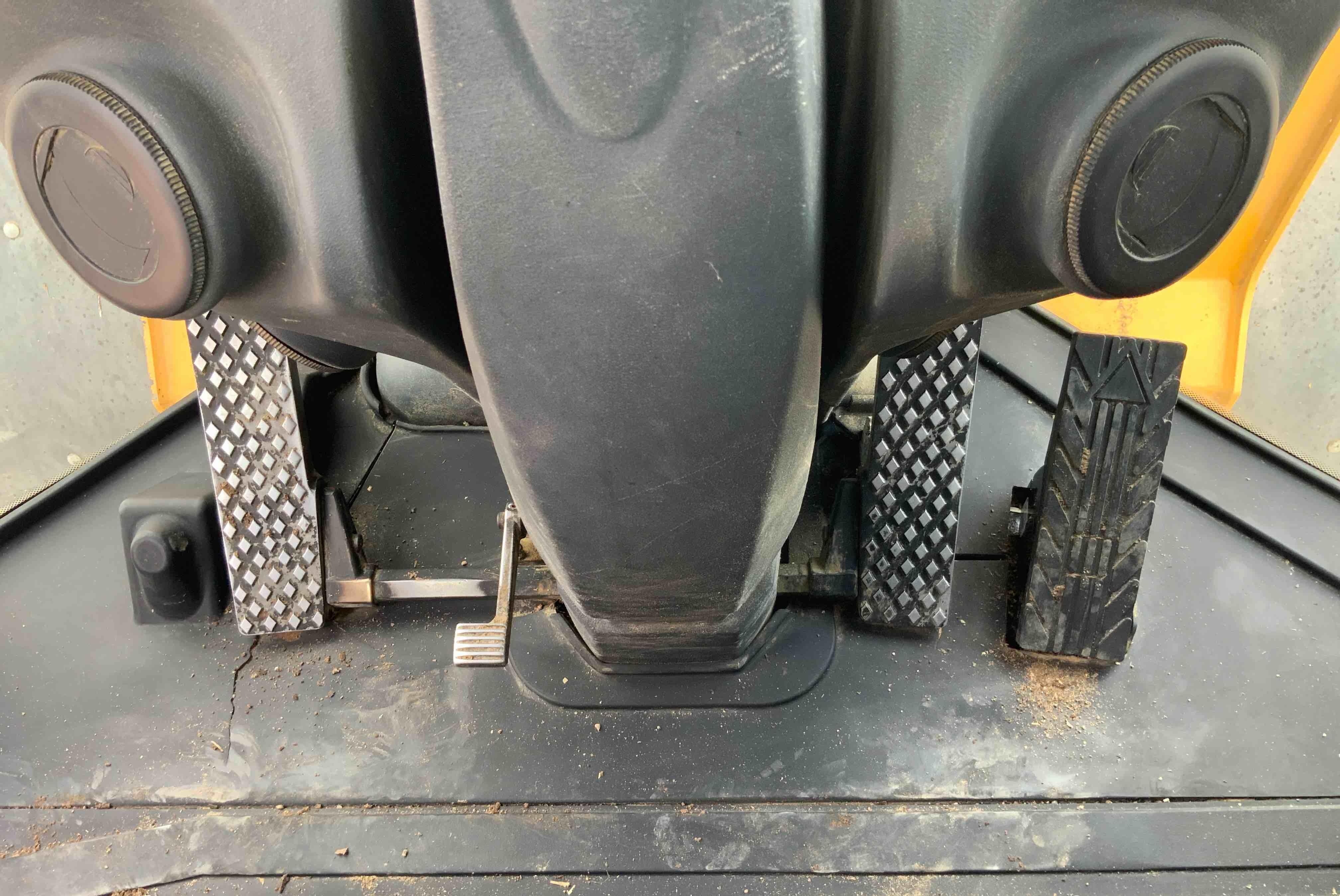gallery John Deere 444K High Lift Wheel Loader
