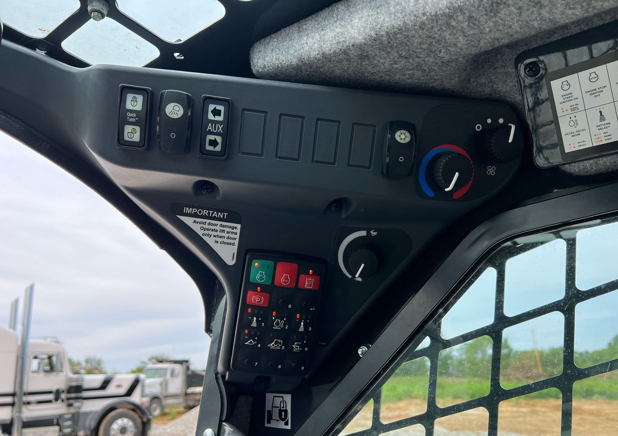 gallery 2022 John Deere 325G tracked skid steer loader