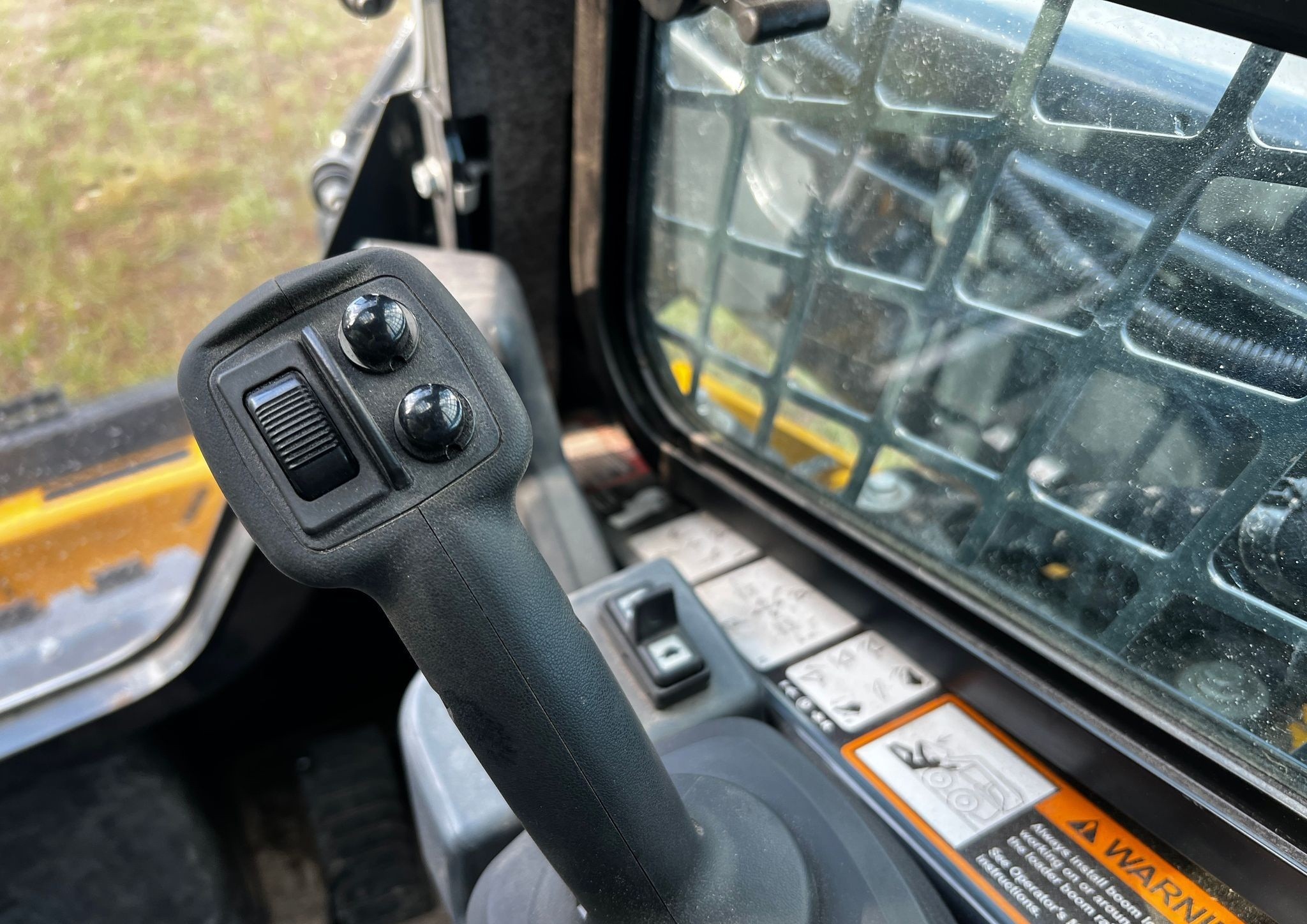 gallery 2022 John Deere 325G tracked skid steer