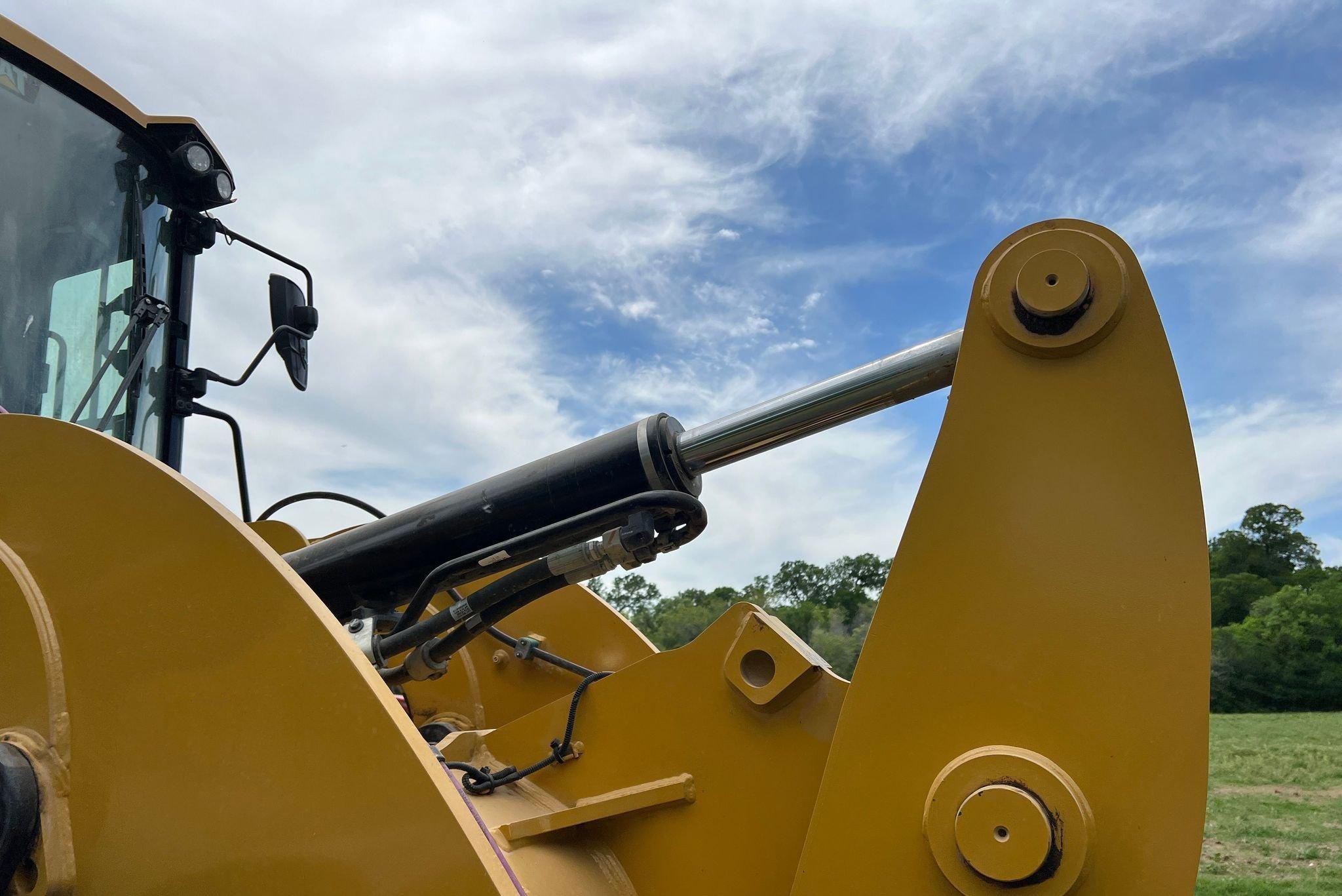 gallery 2020 Caterpillar 926M wheel loader