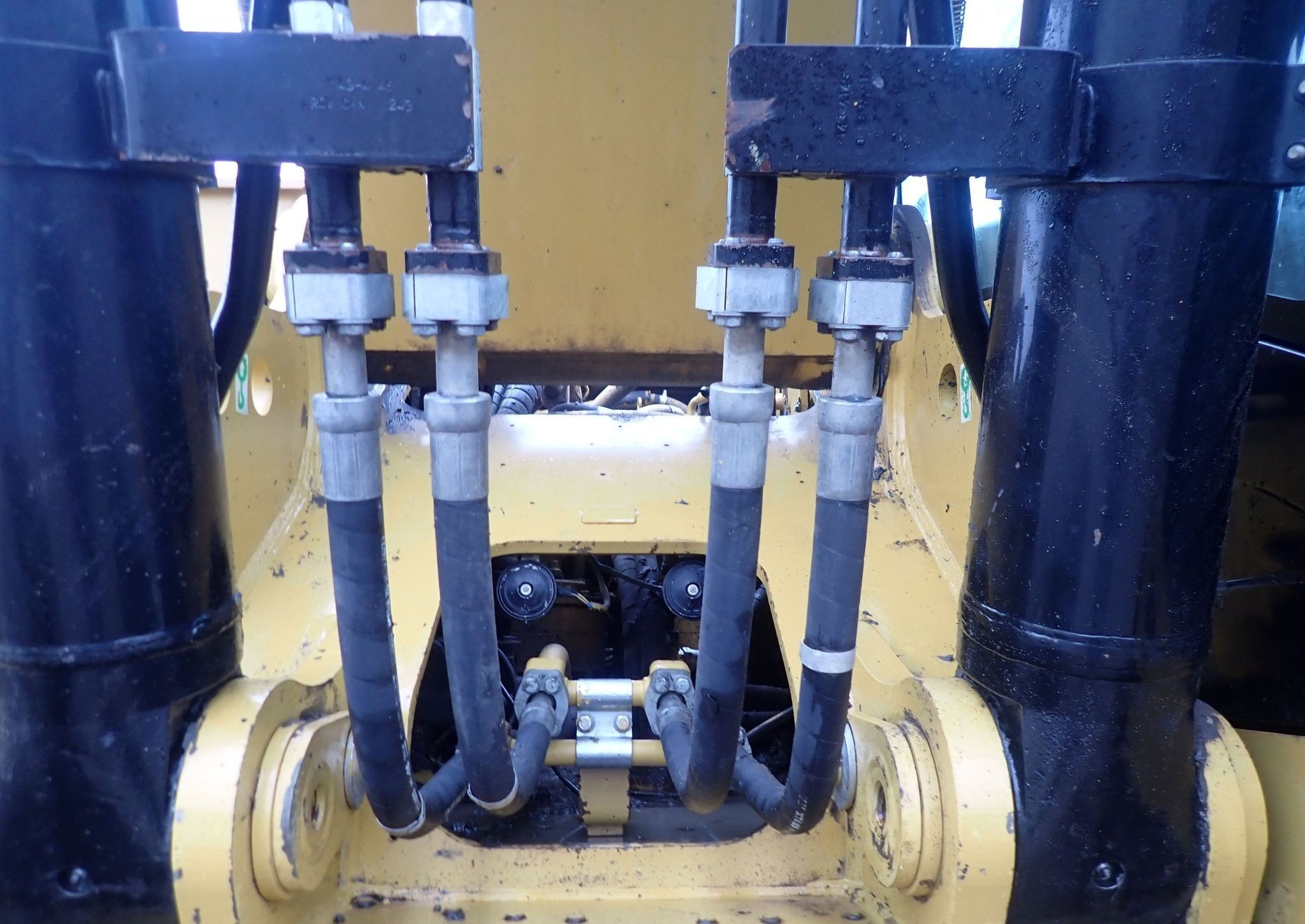 gallery 2011 Caterpillar 345D L excavator