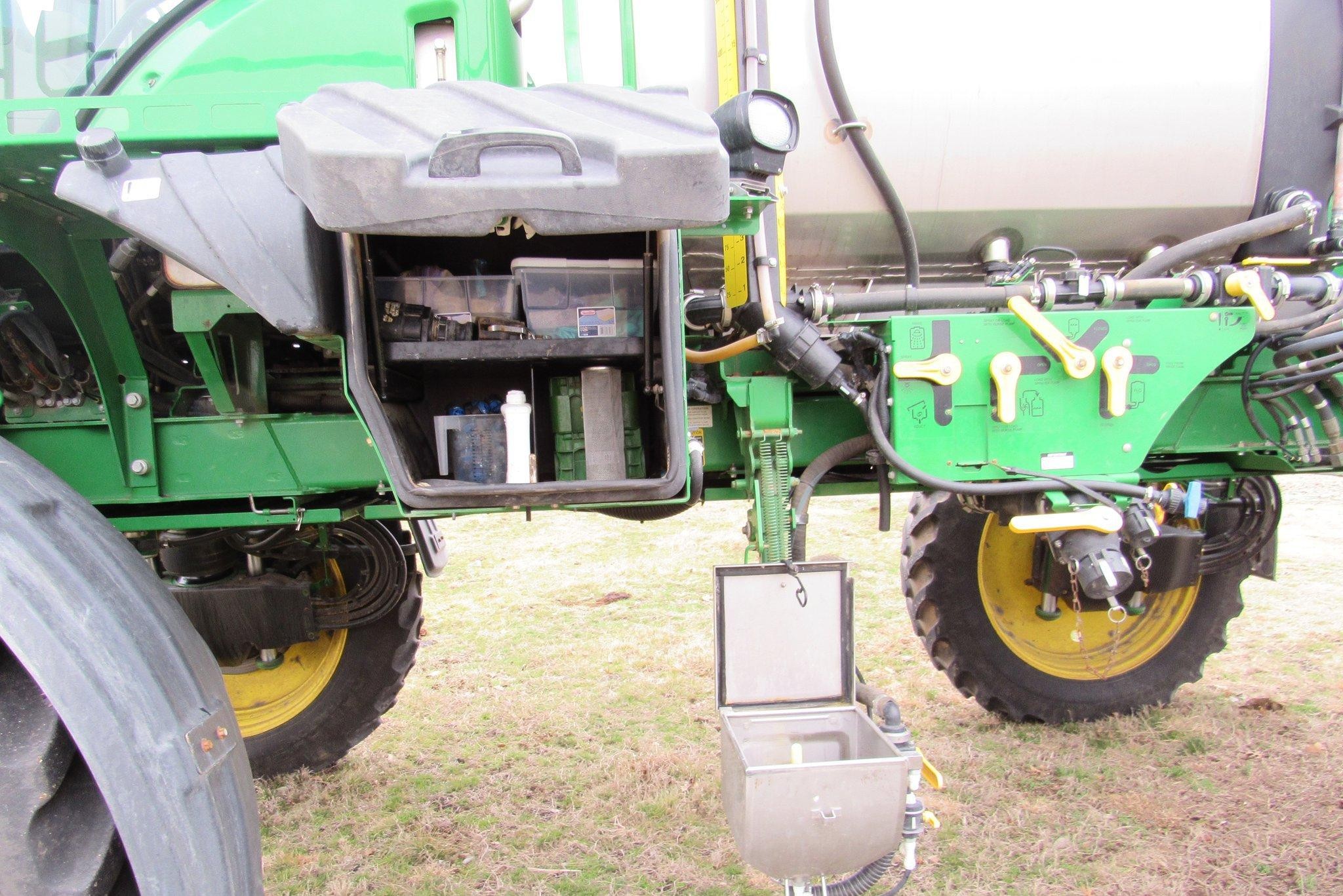 gallery 2014 John Deere R4038 self-propelled sprayer