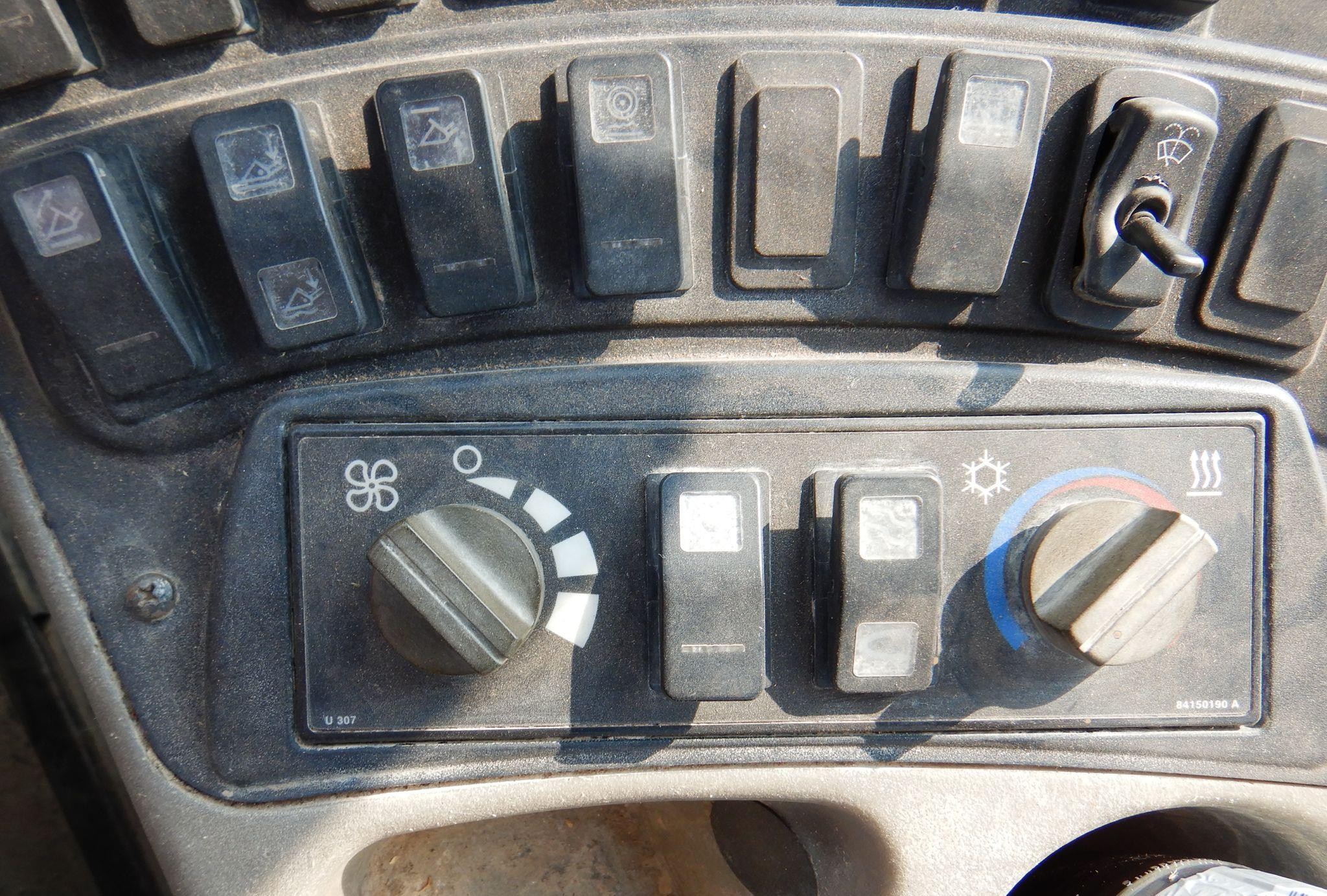 gallery 2014 Case 621F  wheel loader