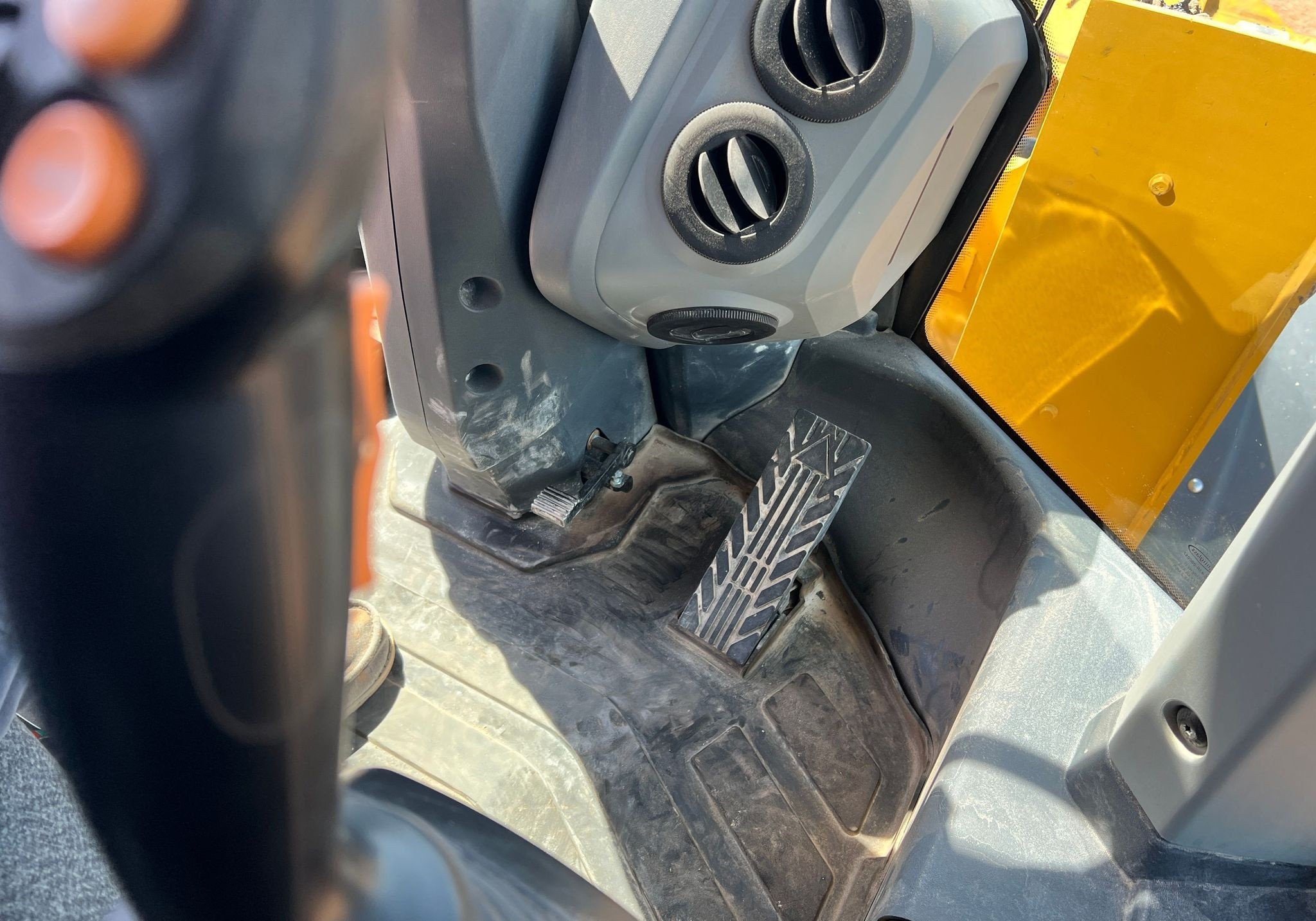 gallery 2021 John Deere 624 P-Tier wheel loader