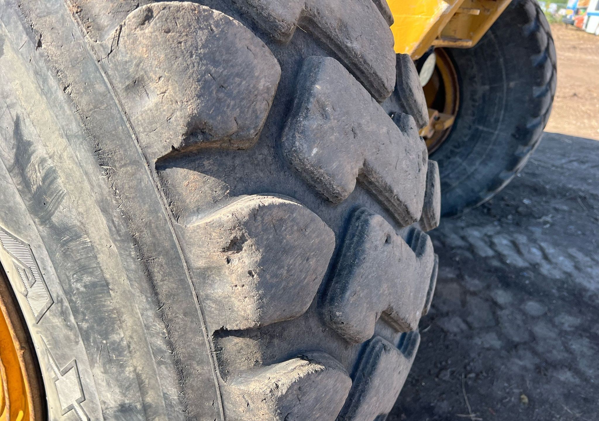 gallery 2002 Caterpillar 730 haul truck