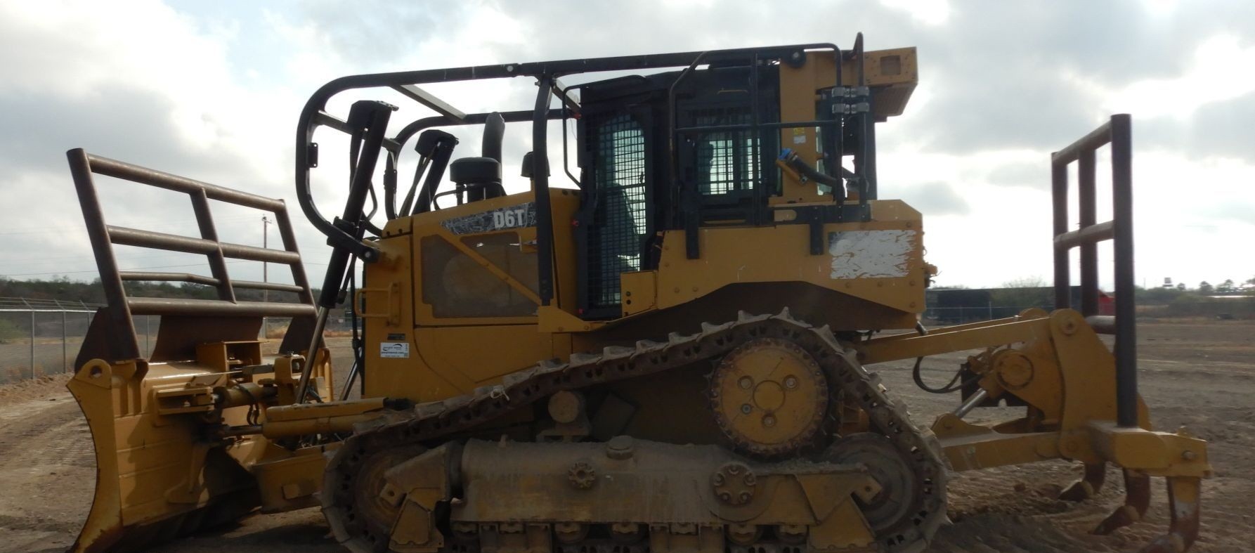 gallery 2016 Caterpillar D6T XL dozer