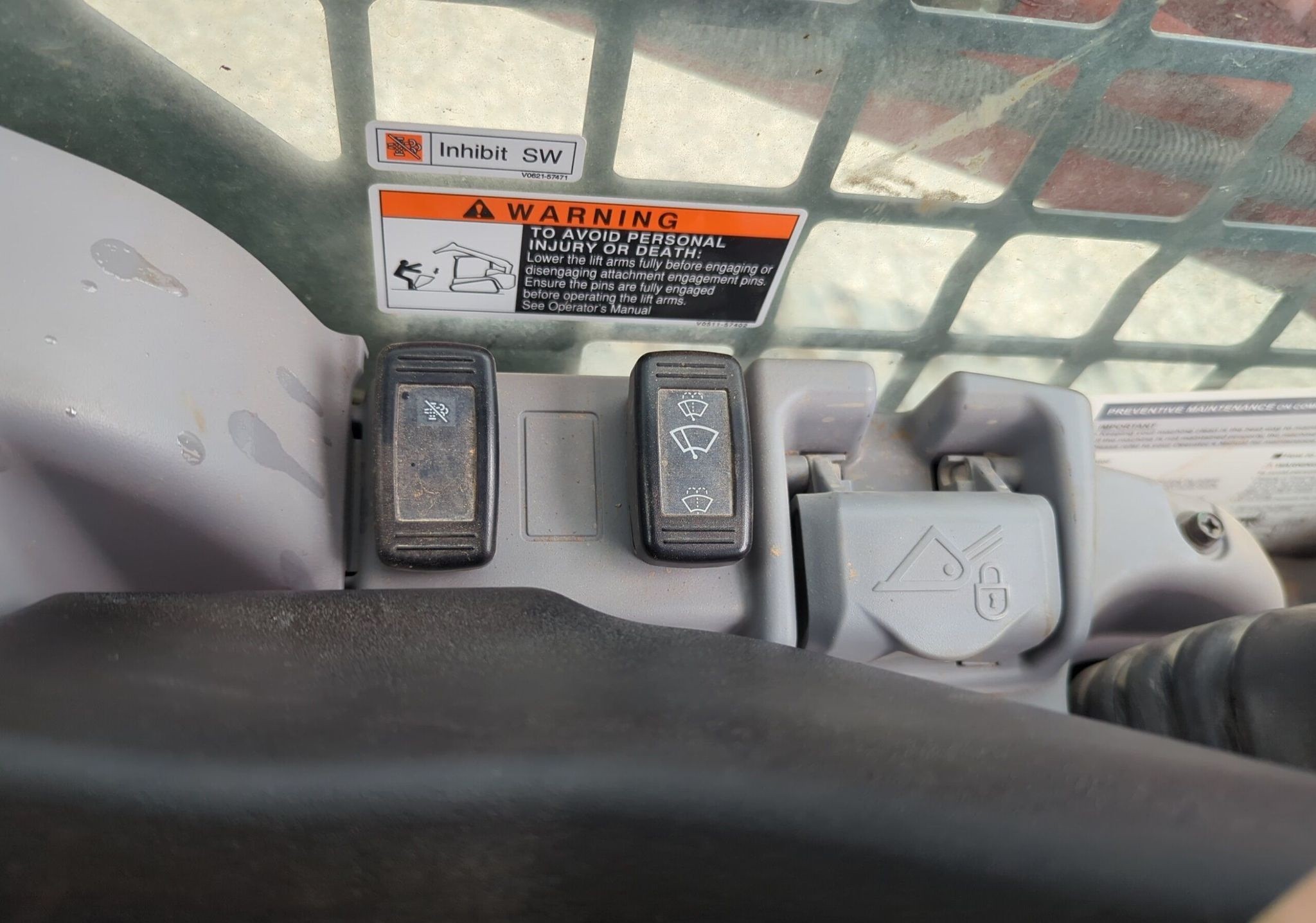 gallery 2022 Kubota SVL97-2 tracked skid steer loader