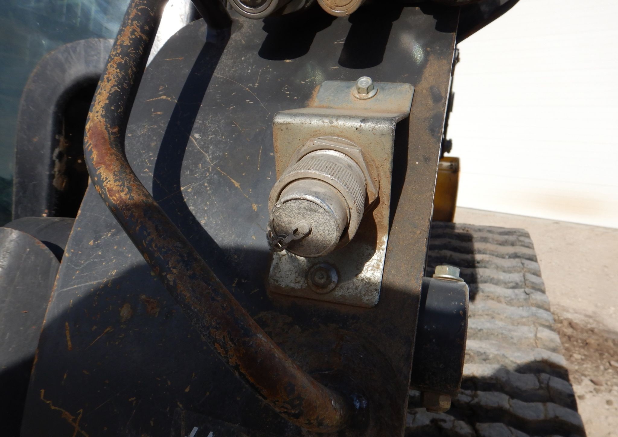 gallery New Holland C245 tracked skid steer loader