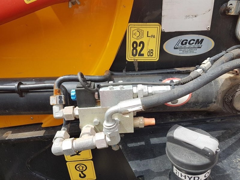 gallery 2015 MST 642 SERIES BACKHOE