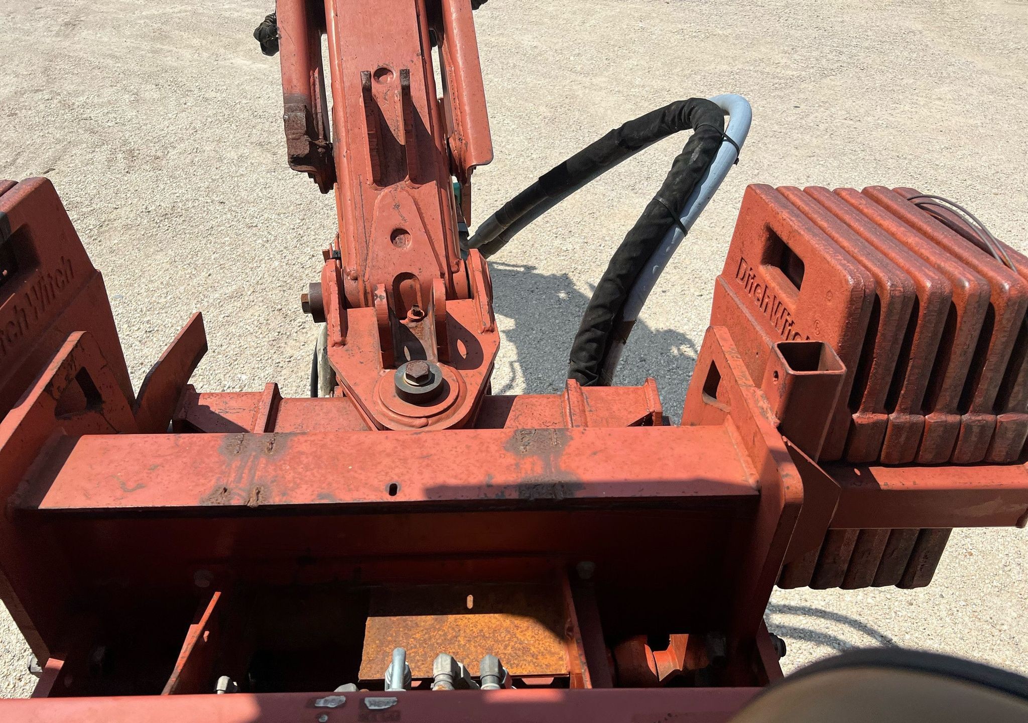 gallery 2006 Ditch Witch HT185 cable plow