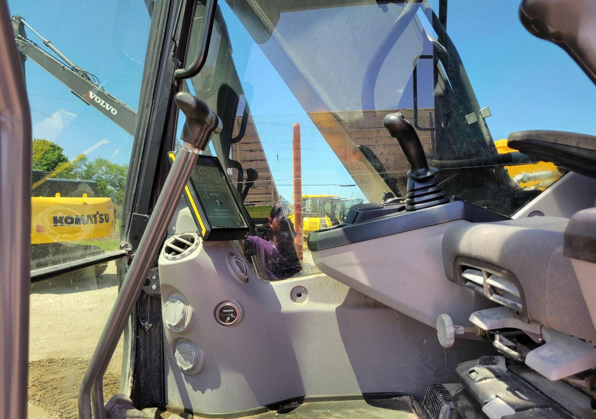 gallery 2020 Volvo EC160EL excavator