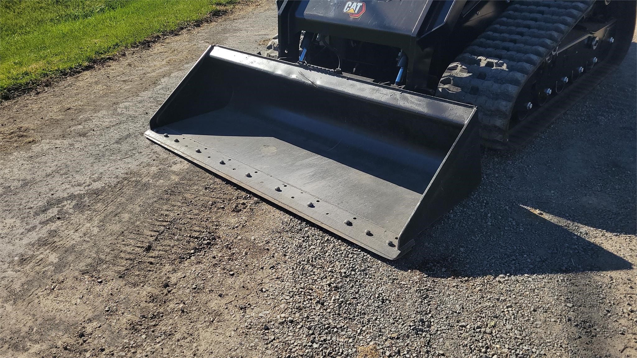 gallery 2017 CATERPILLAR 299D2 Skid Steer