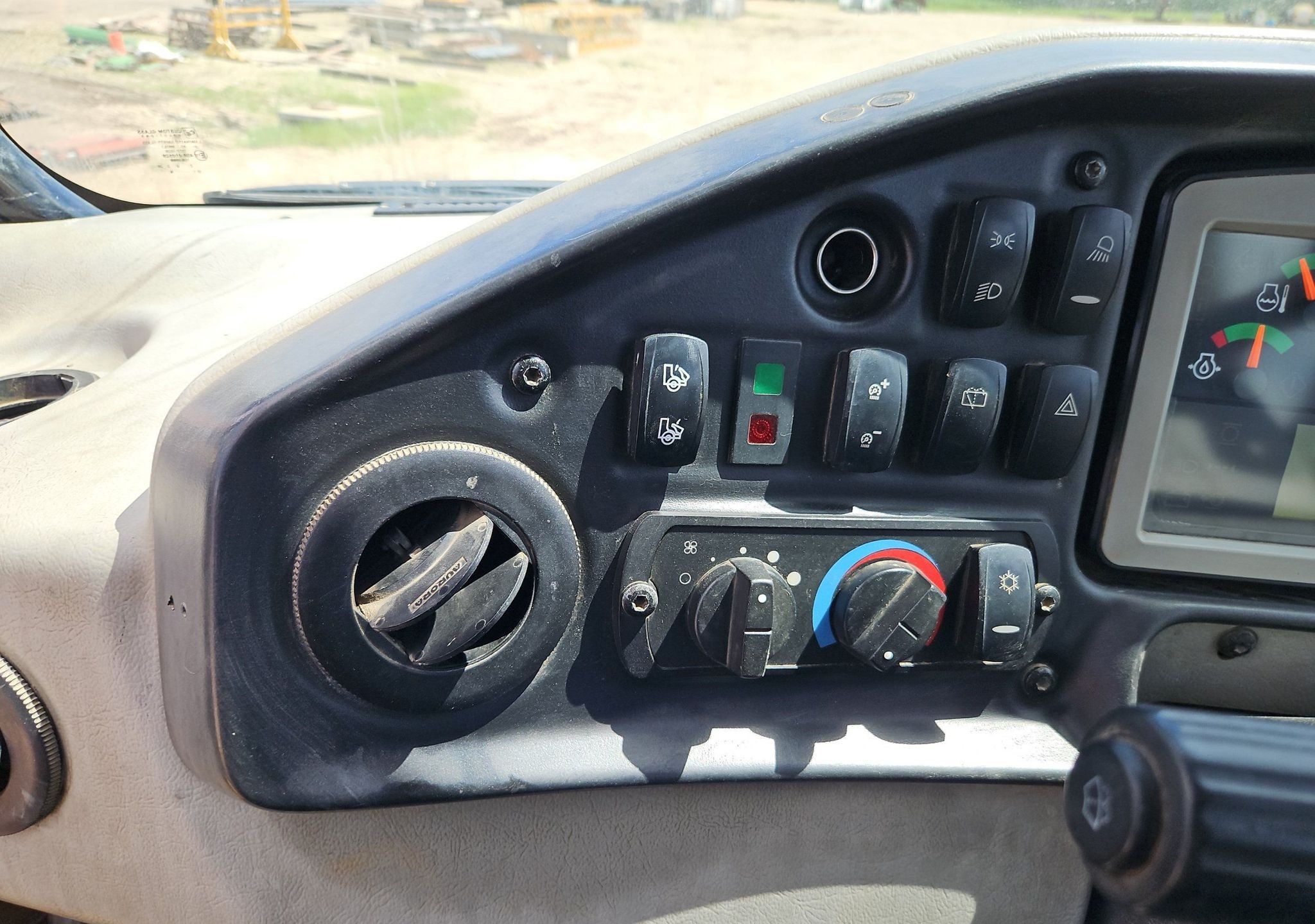 gallery 2013 Caterpillar 740B haul truck