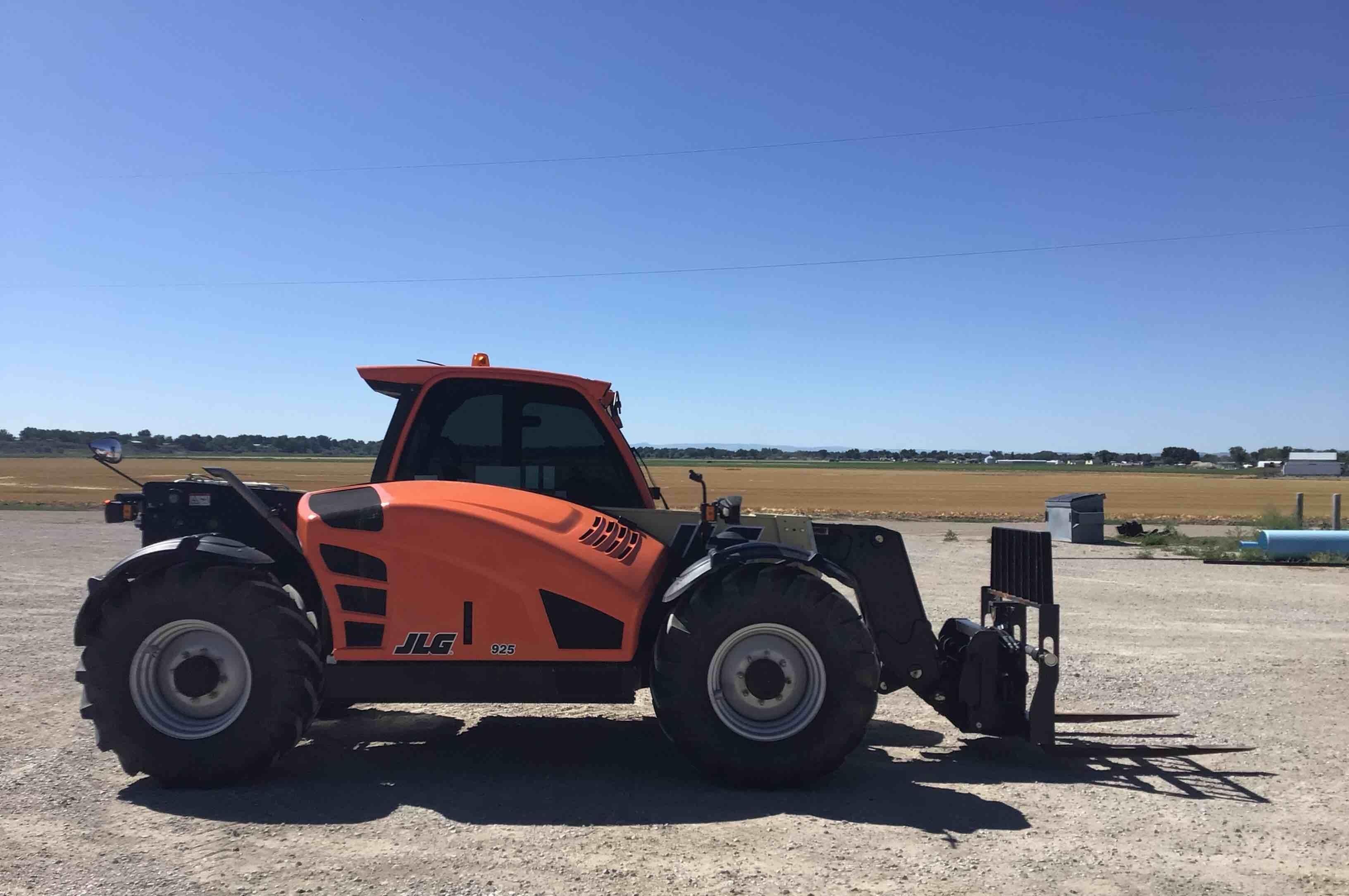 gallery 2018 JLG 925 4x4x4 Telehandler