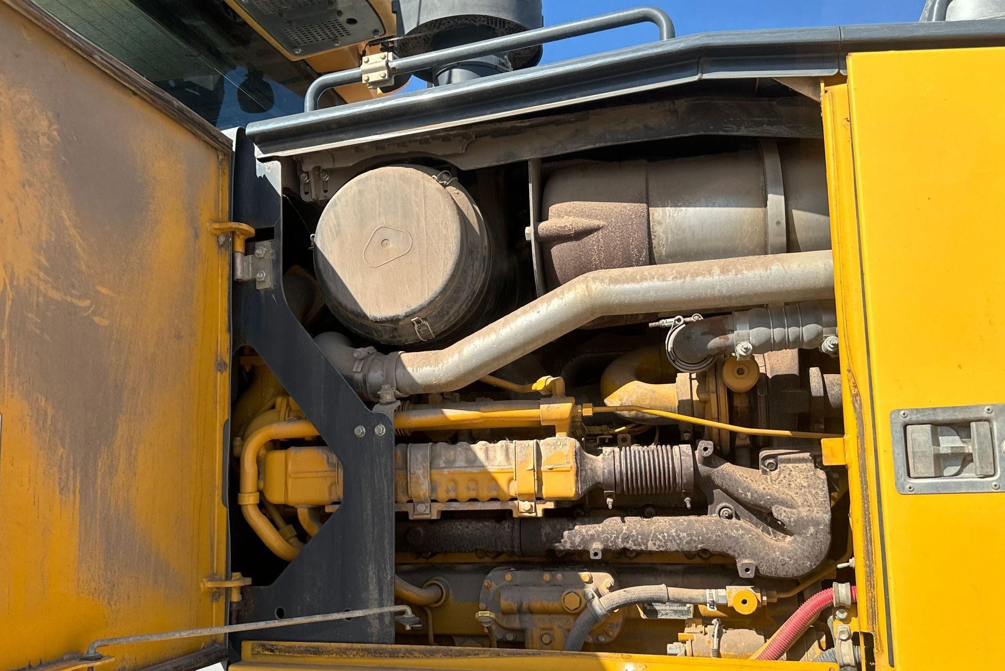 gallery 2013 John Deere 772G motor grader