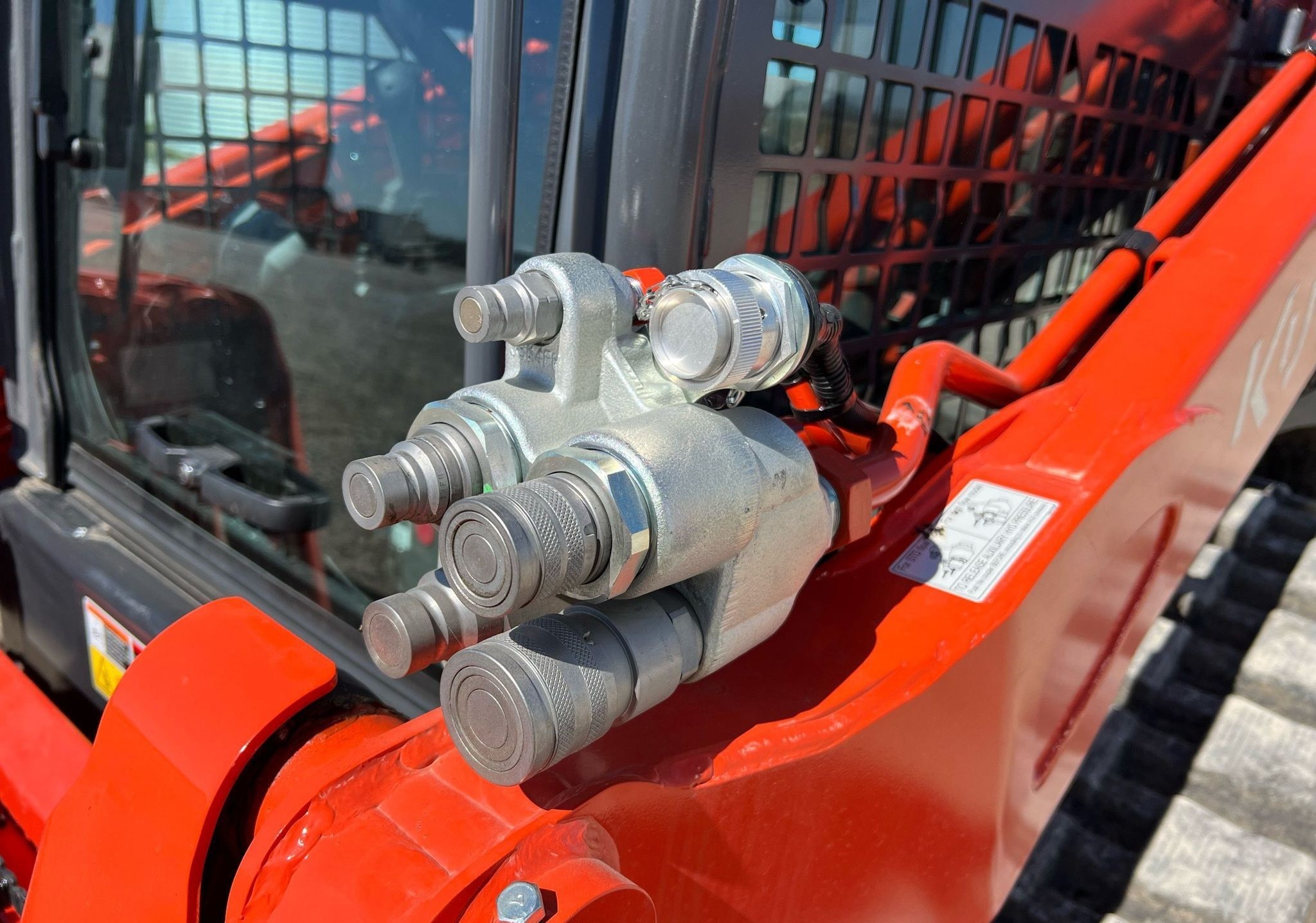 gallery 2022 Kubota SVL75-2 tracked skid steer loader