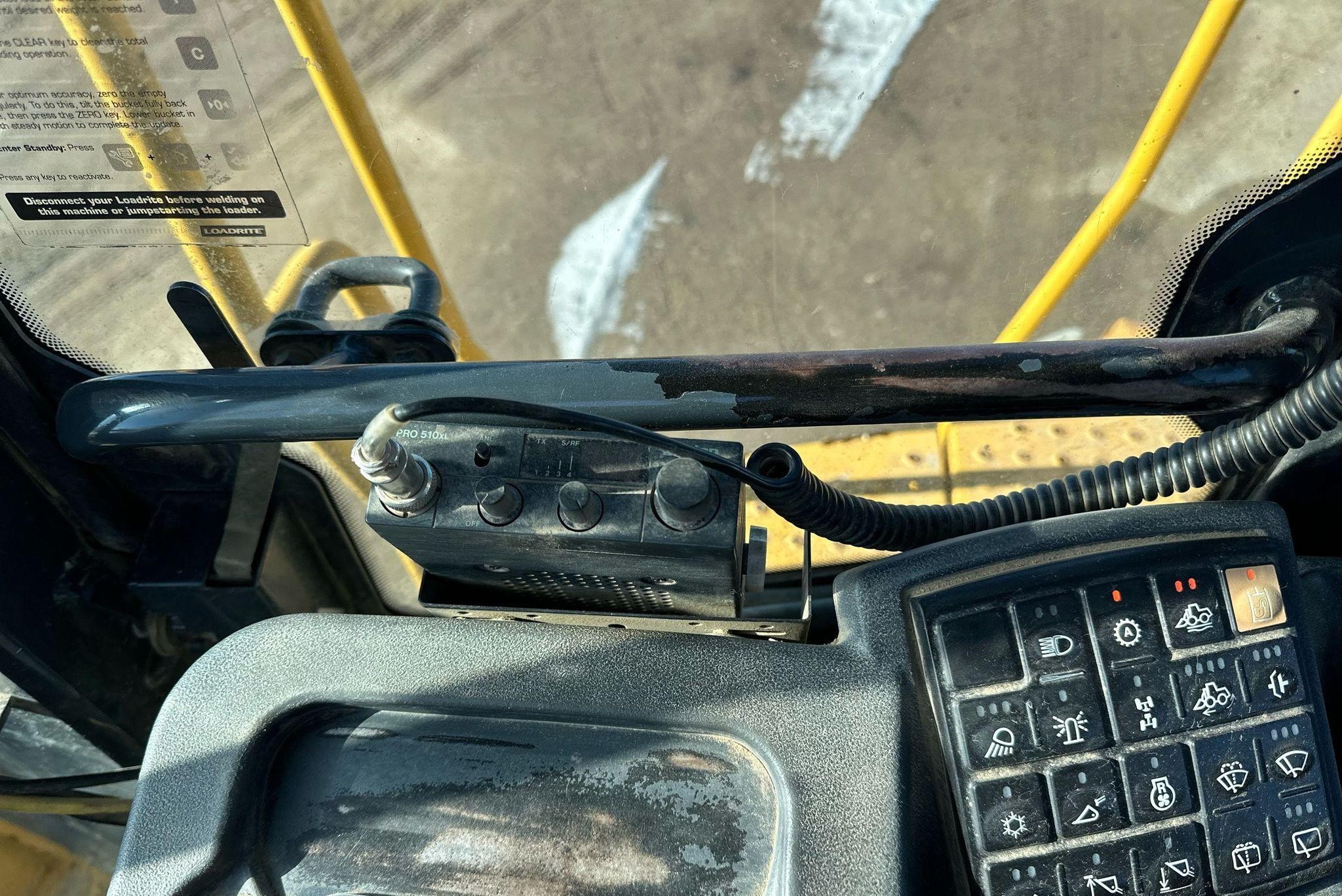 gallery 2006 John Deere 844J wheel loader