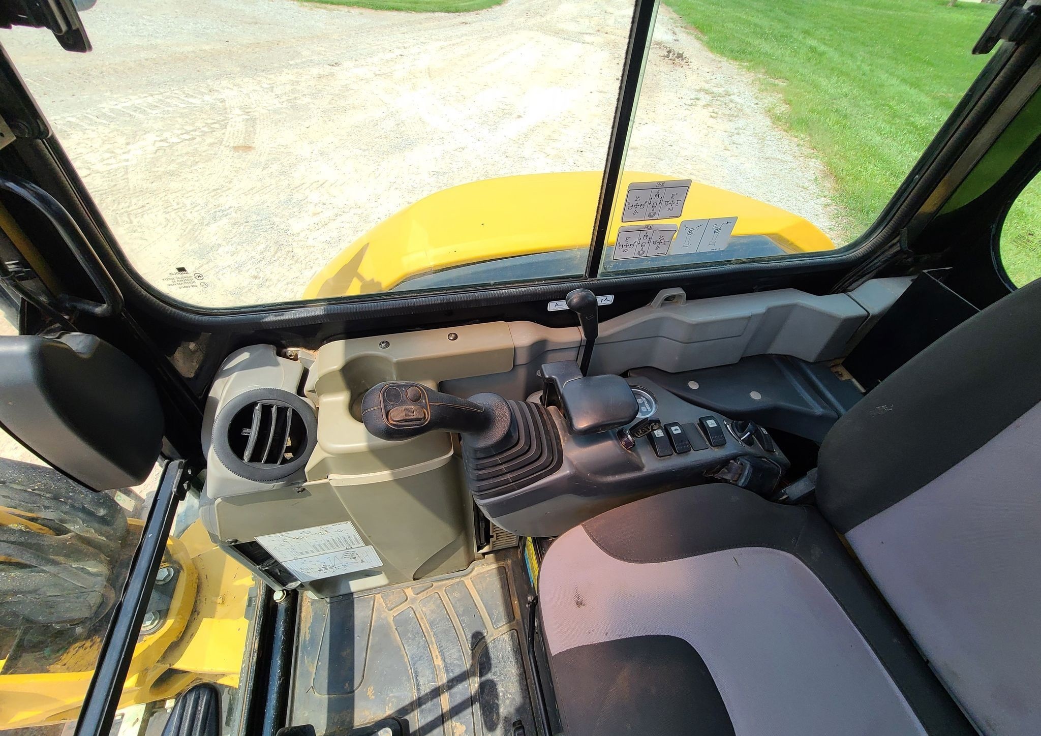 gallery 2011 Caterpillar 305.5D CR mini excavator