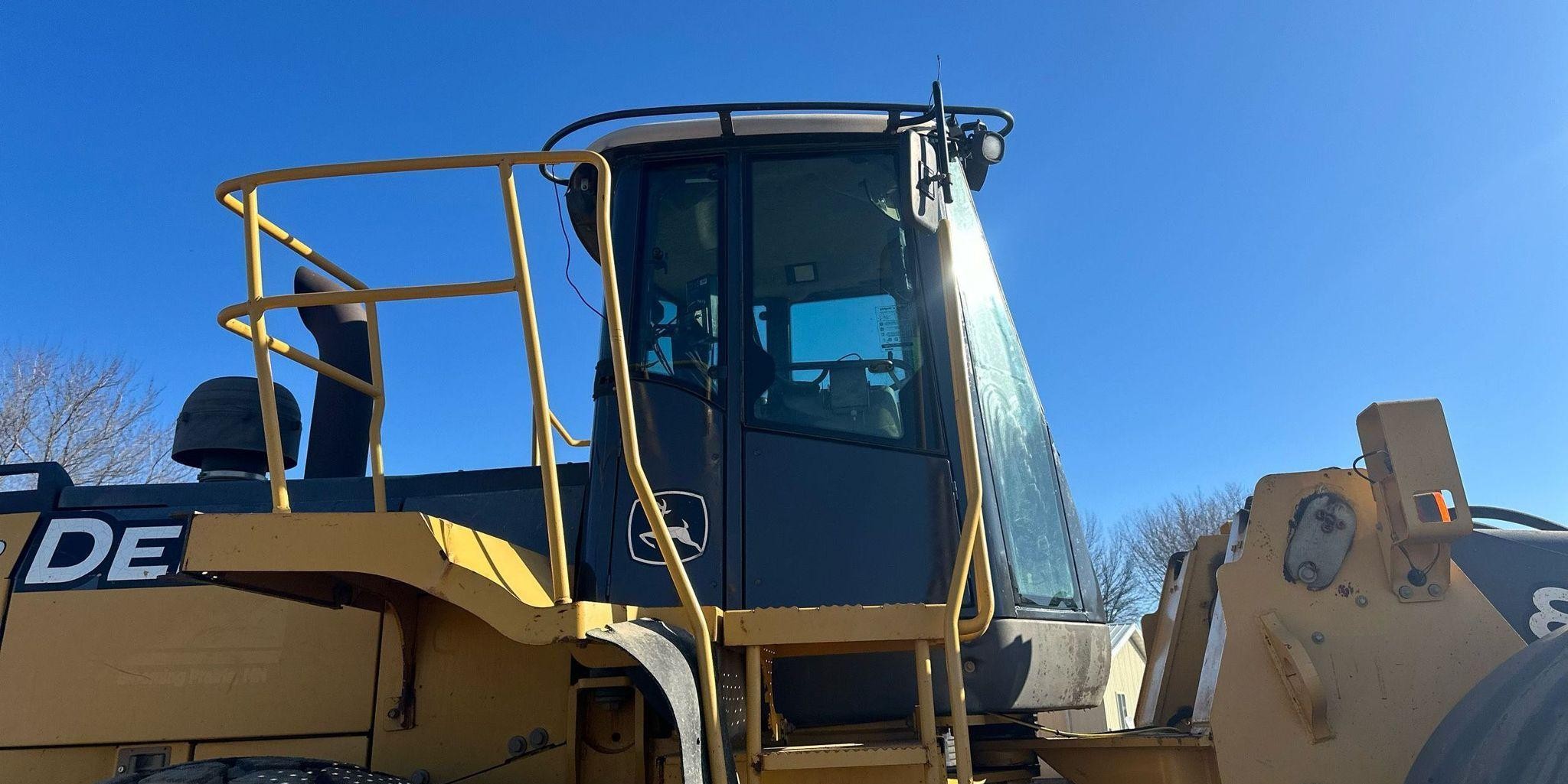 gallery 2006 John Deere 844J wheel loader