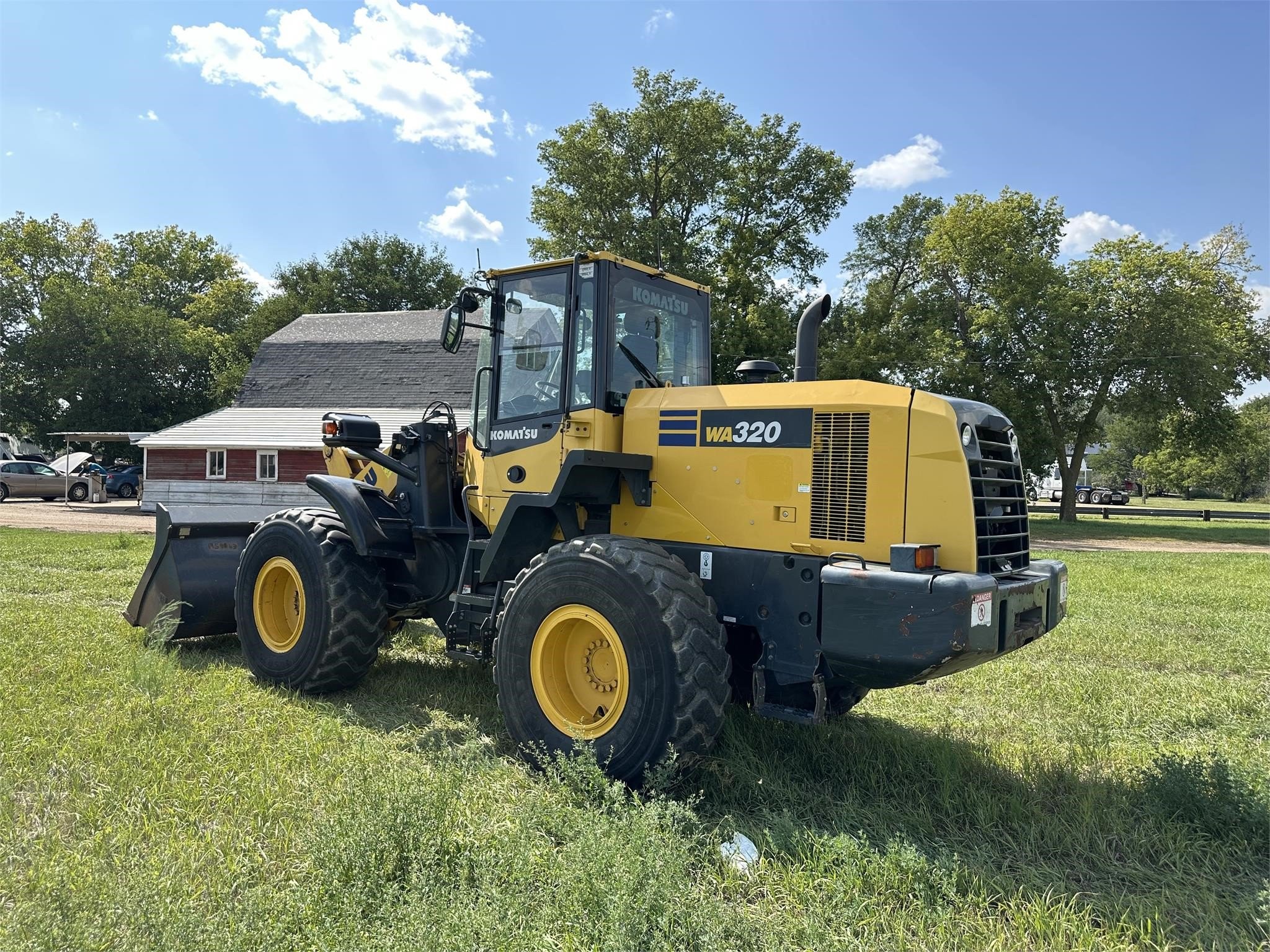 gallery 2016 KOMATSU WA320-7
