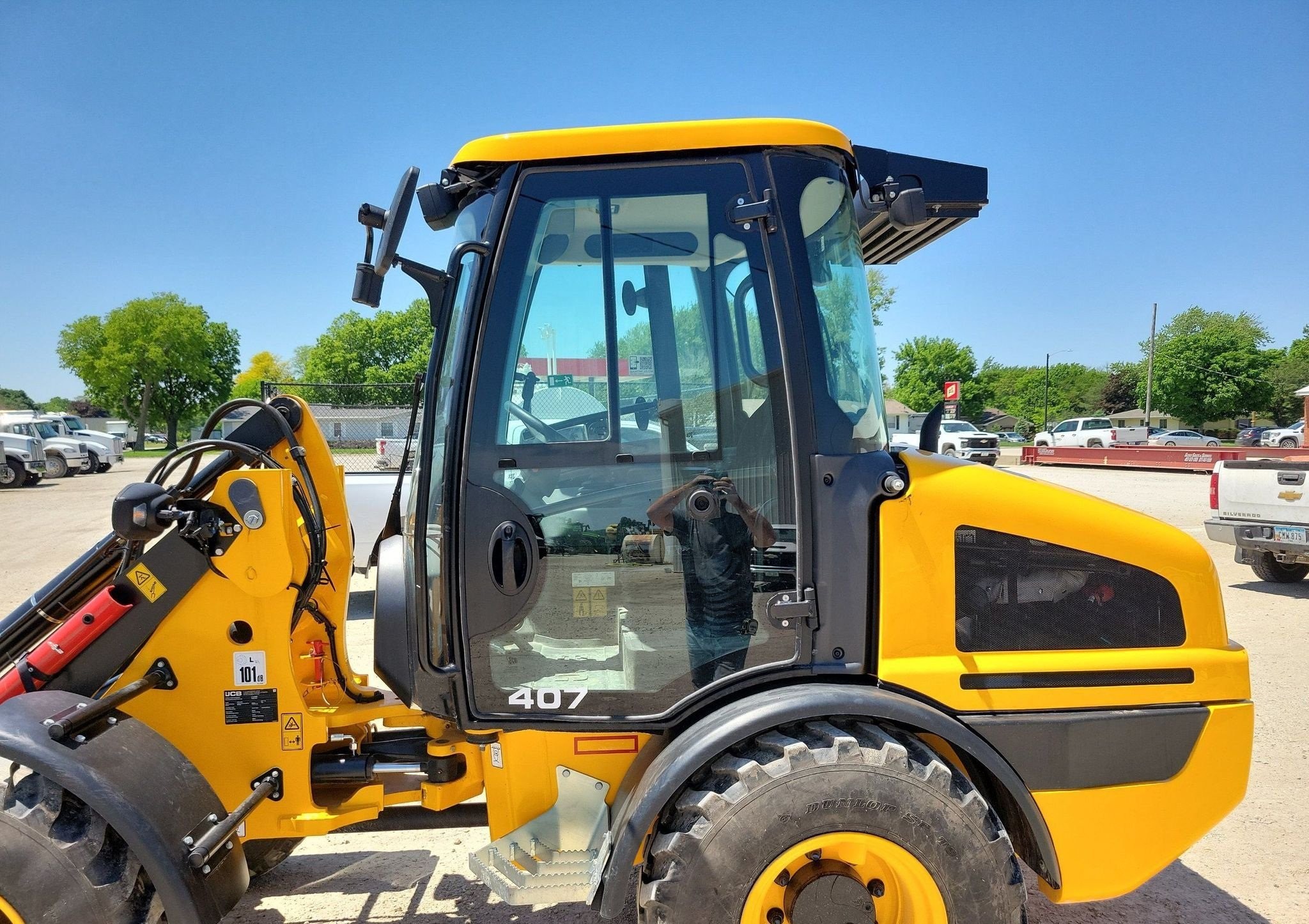 gallery 2022 JCB 407 wheel loader