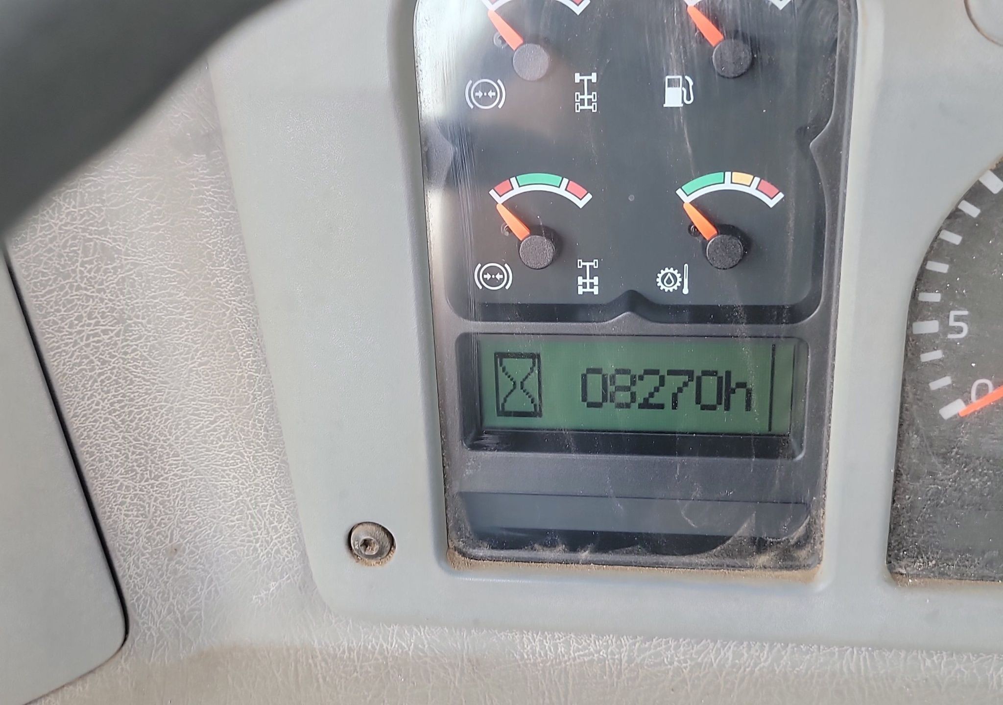 gallery Volvo T450D 4WD scraper tractor