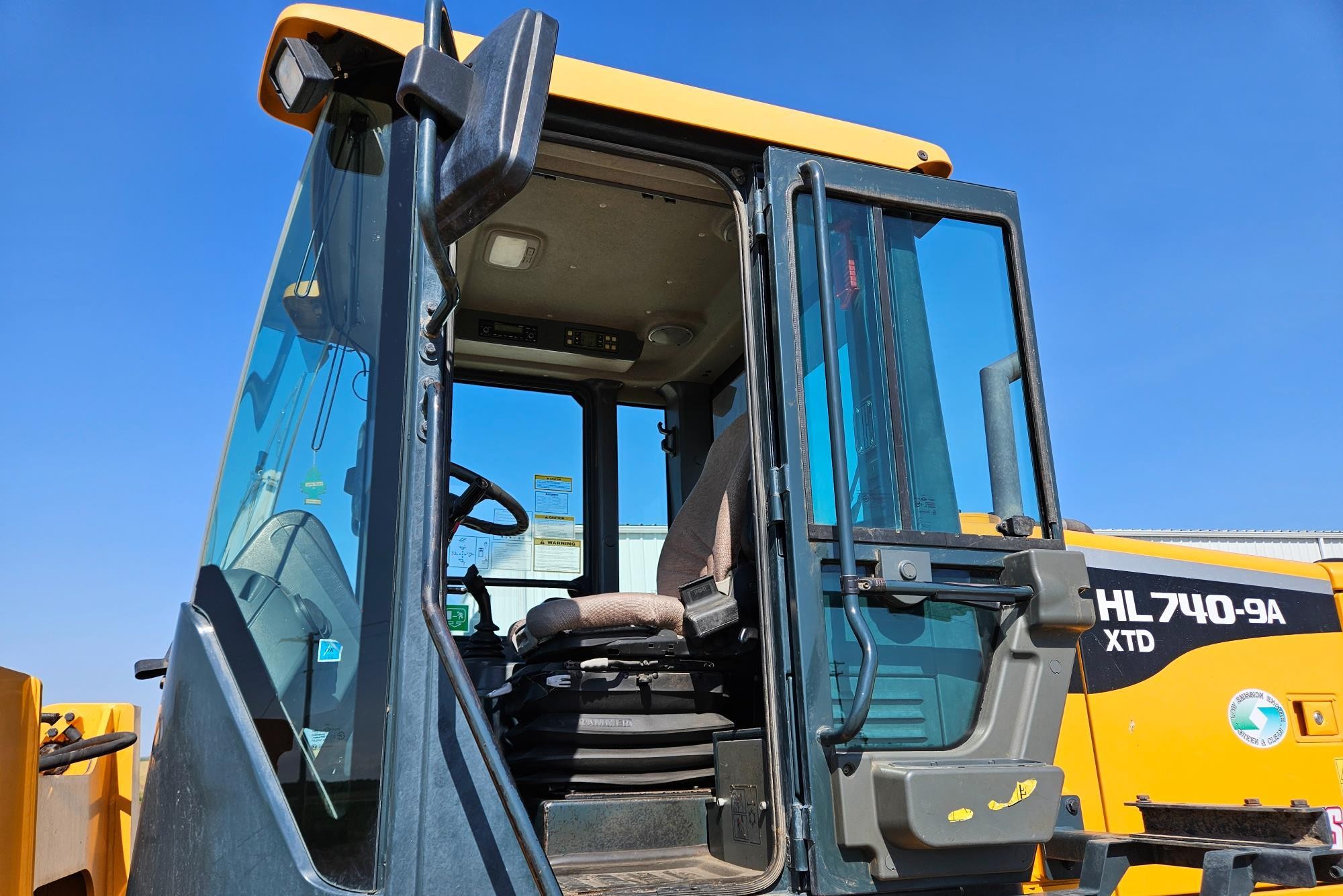 gallery 2015 Hyundai HL740XTD-9A Wheel Loader
