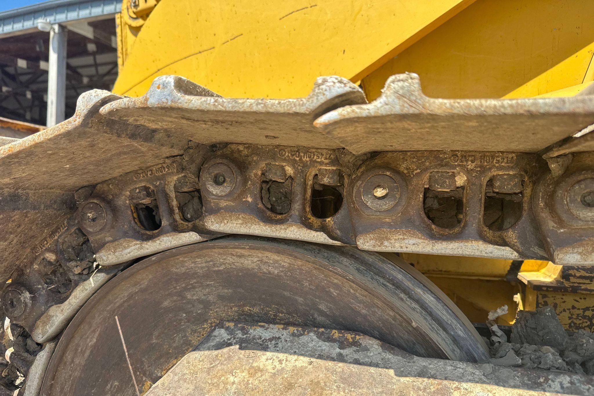 gallery 2002 Caterpillar 953C track loader