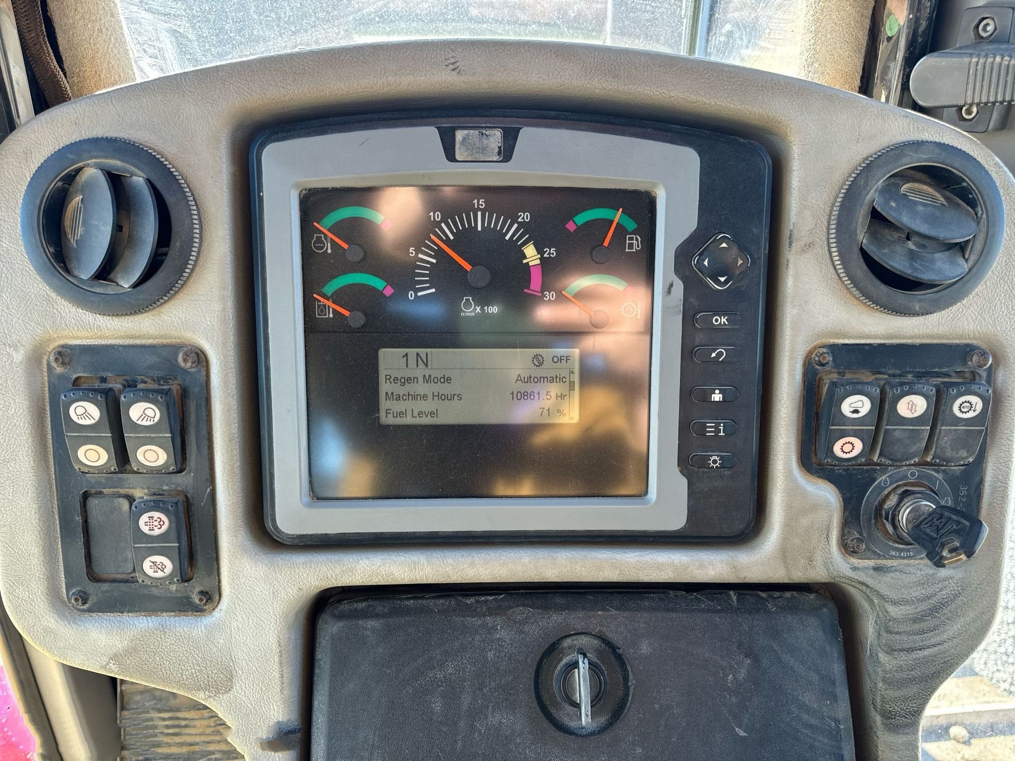 gallery 2011 Caterpillar D6T XL dozer