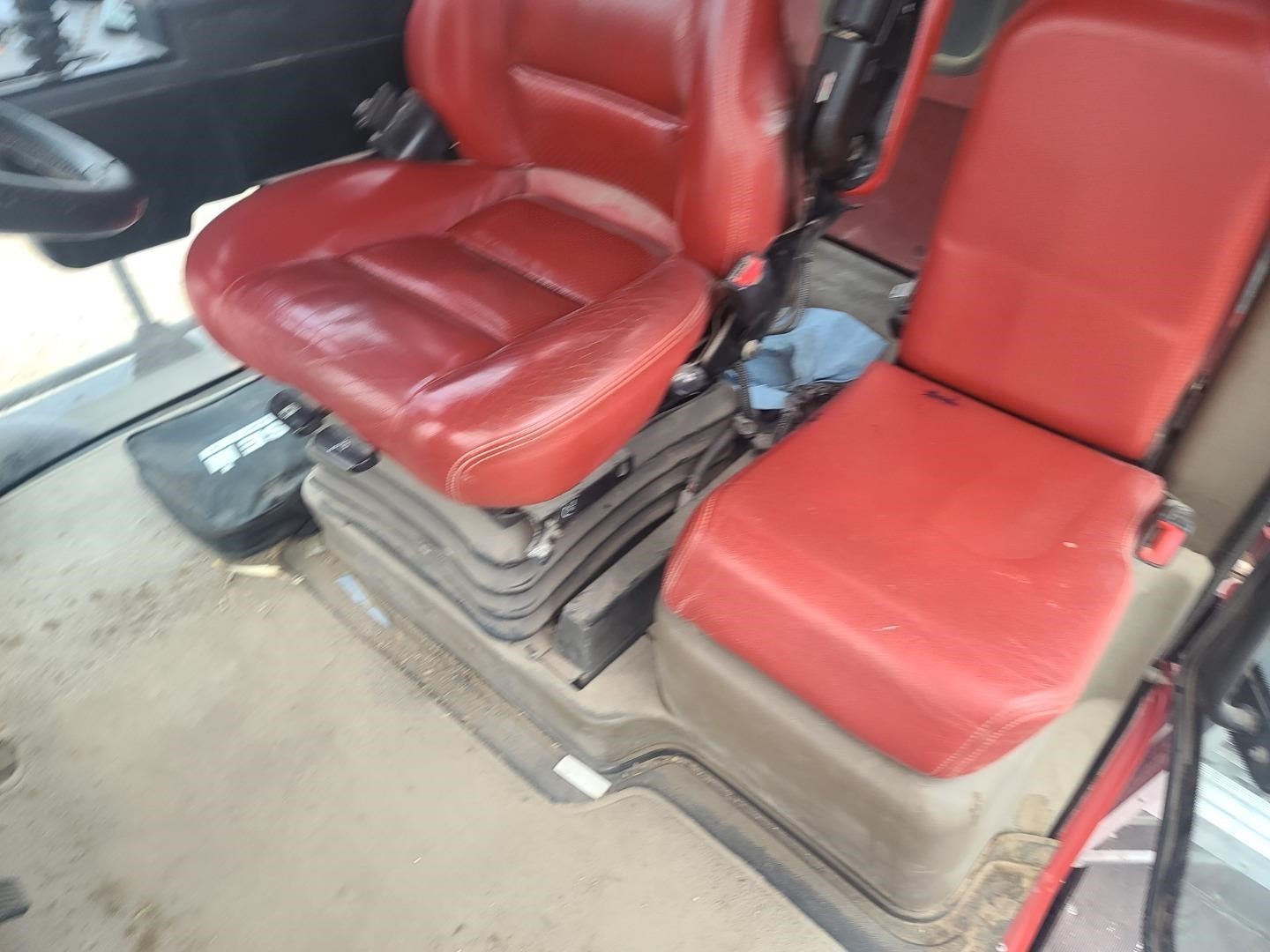 gallery 2014 Case IH Titan 4530 Dry Fertilizer Applicator