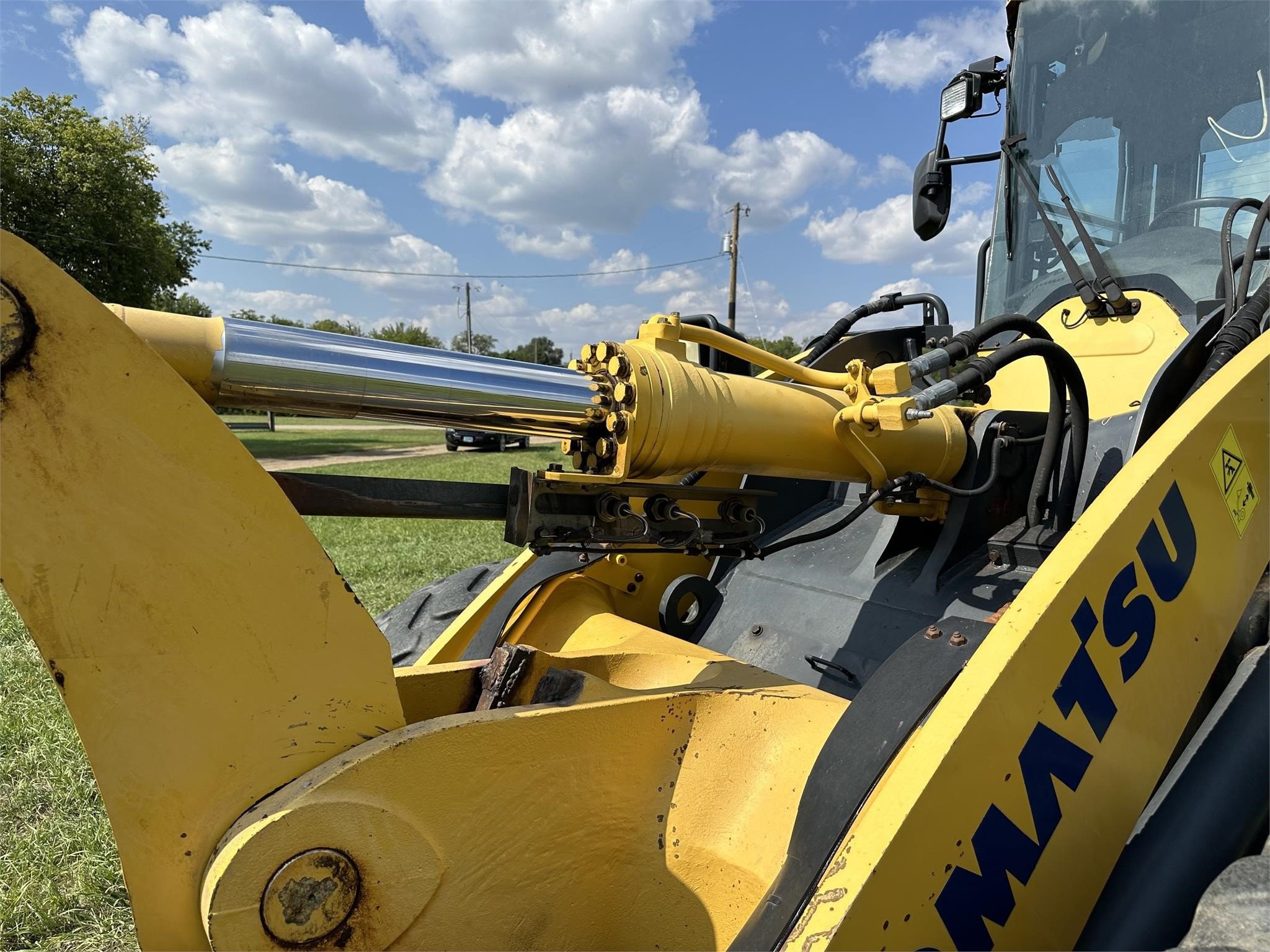 gallery 2016 KOMATSU WA320-7