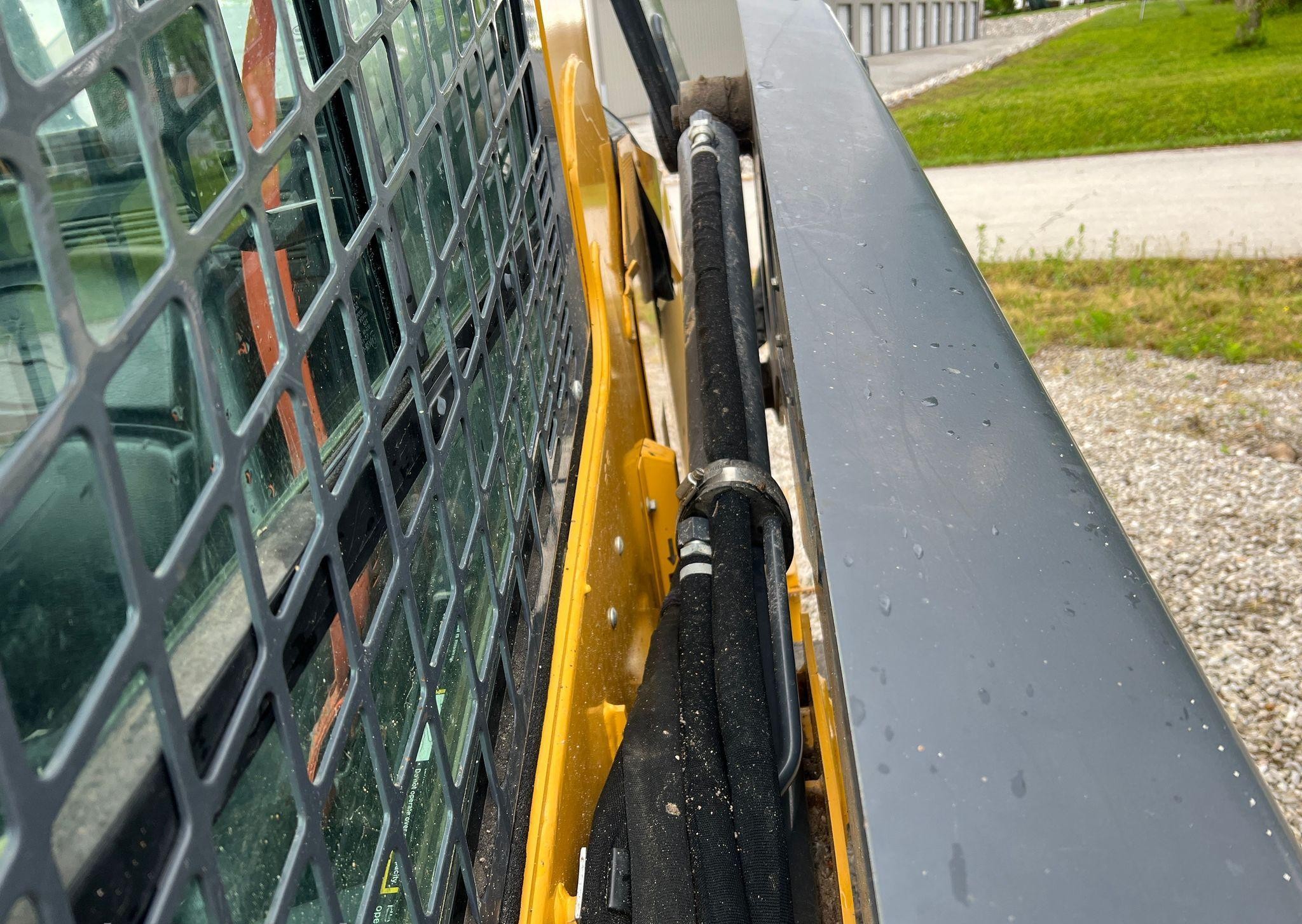gallery 2017 John Deere 333G skid steer loader