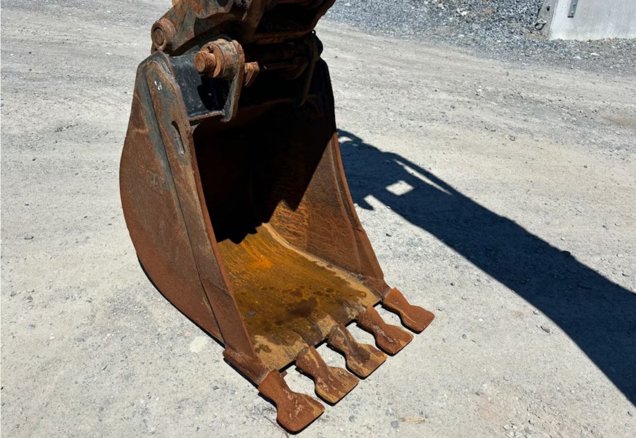 gallery 2016 Caterpillar 420F2 IT 4WD Backhoe
