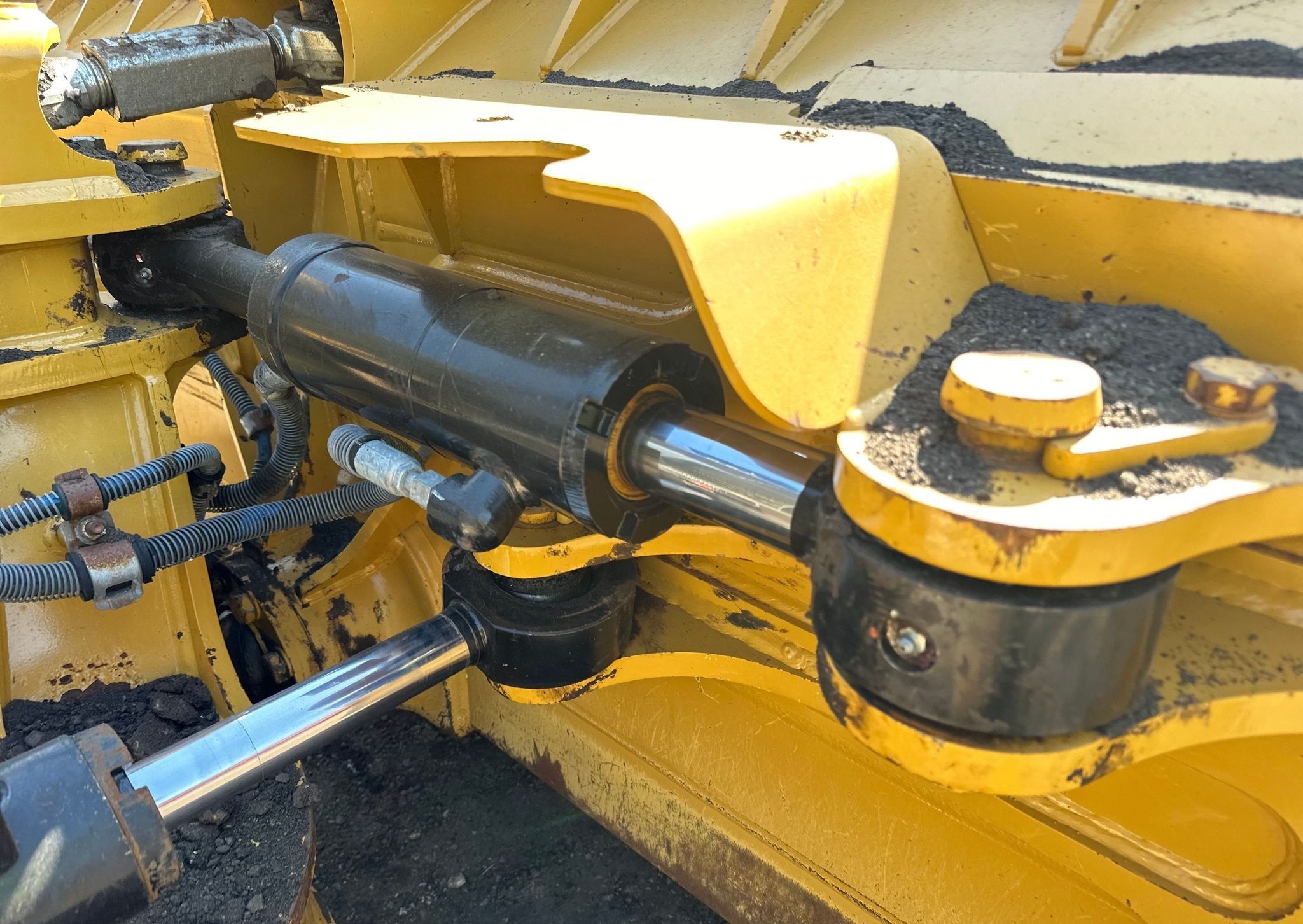 gallery 2016 Caterpillar D6K2 LGP dozer