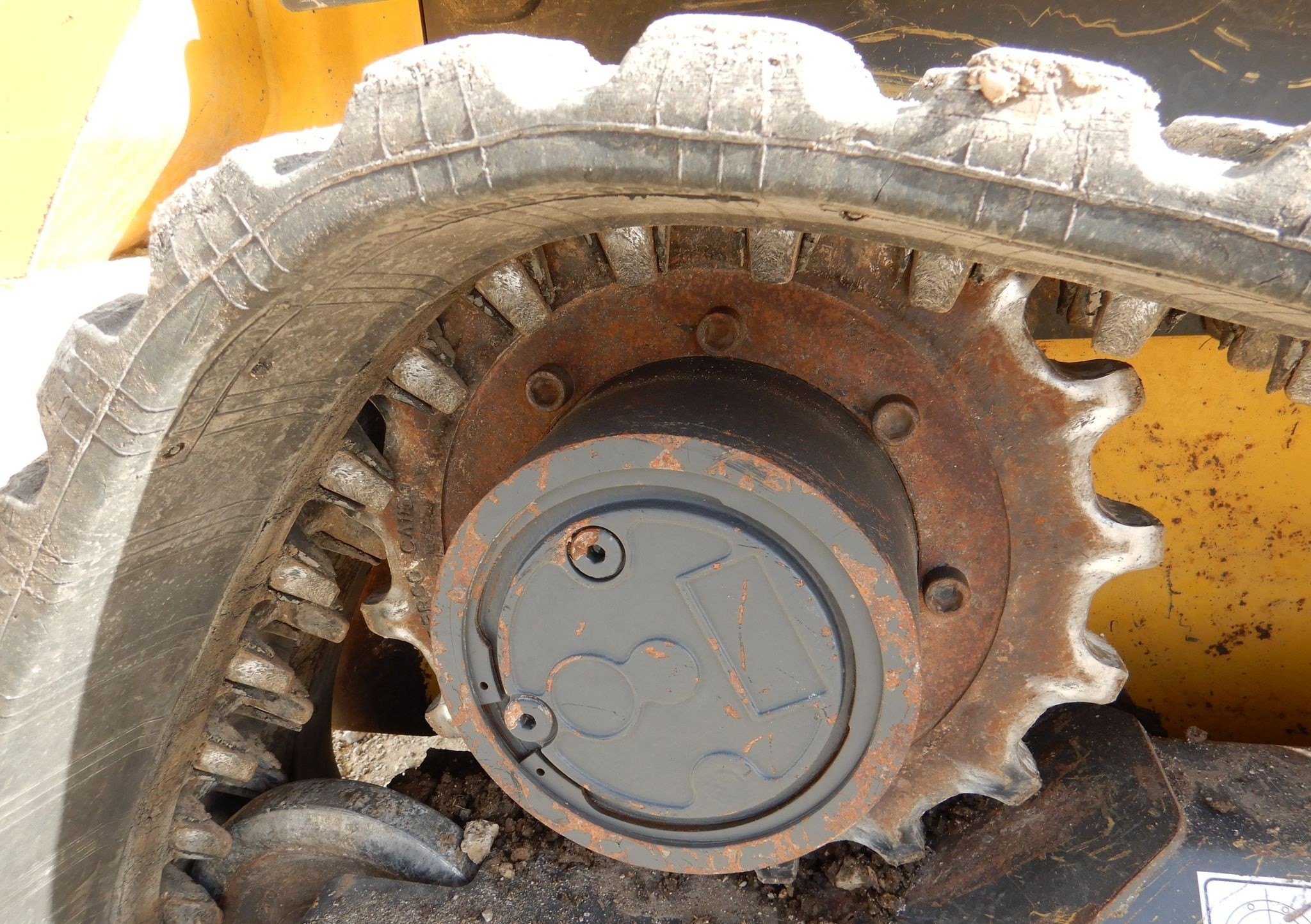 gallery New Holland C245 tracked skid steer loader