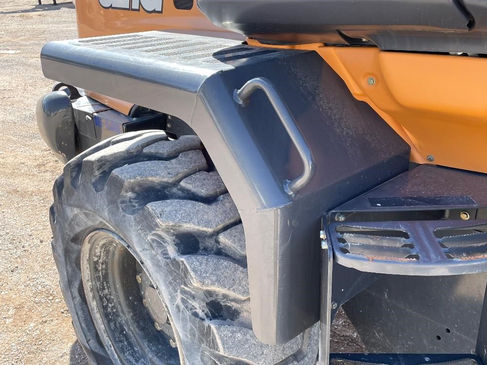 gallery 2017 Case 521G Articulated Wheel Loader