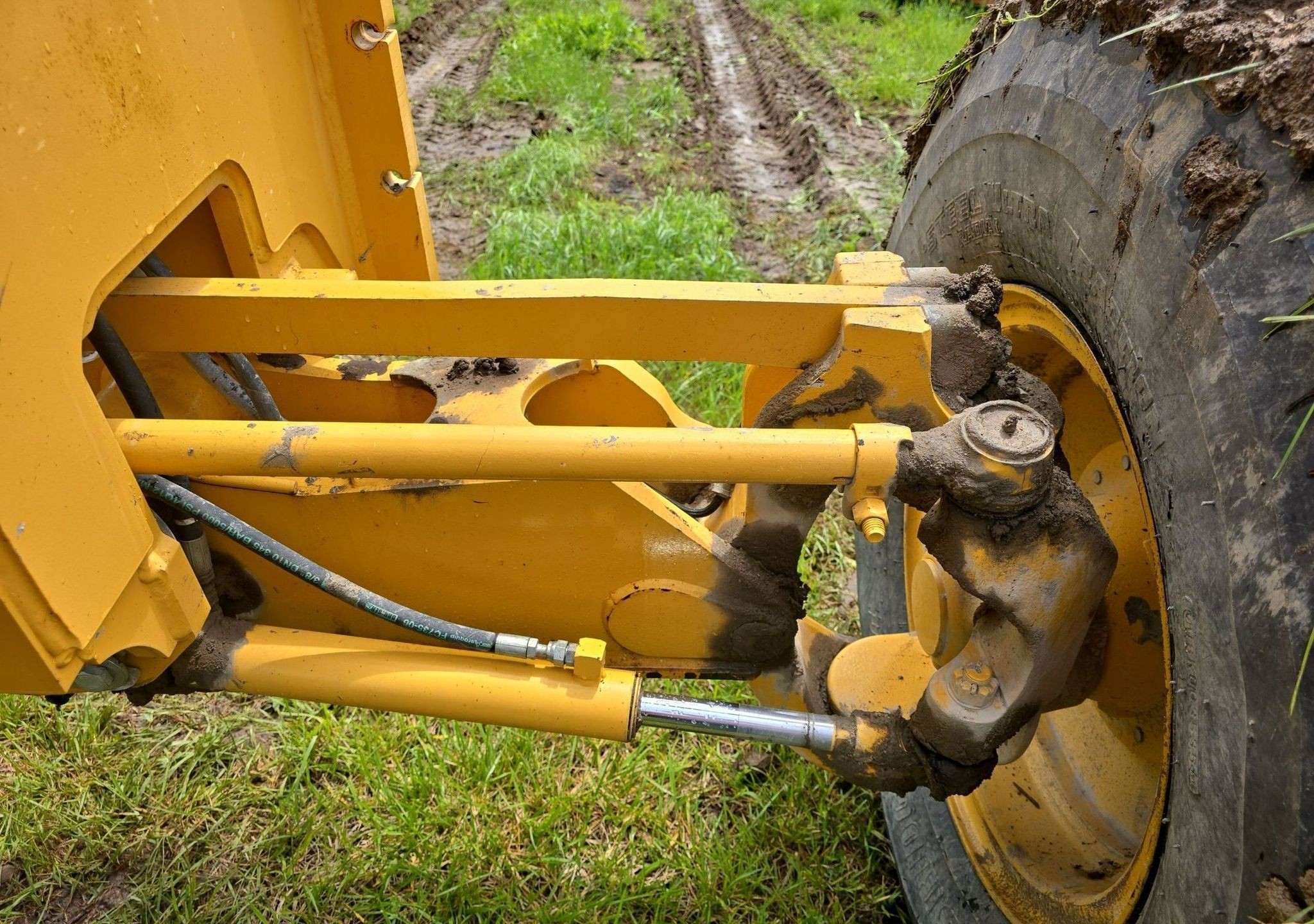 gallery 2013 John Deere 770G motor grader