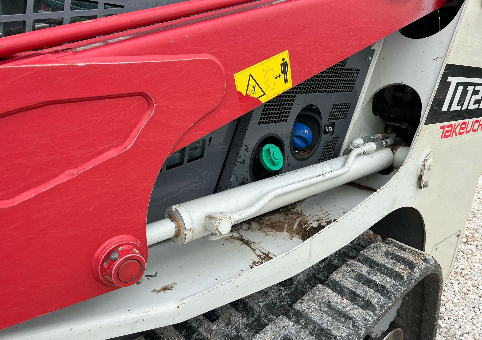 gallery 2020 Takeuchi TL12R2 tracked skid steer loader