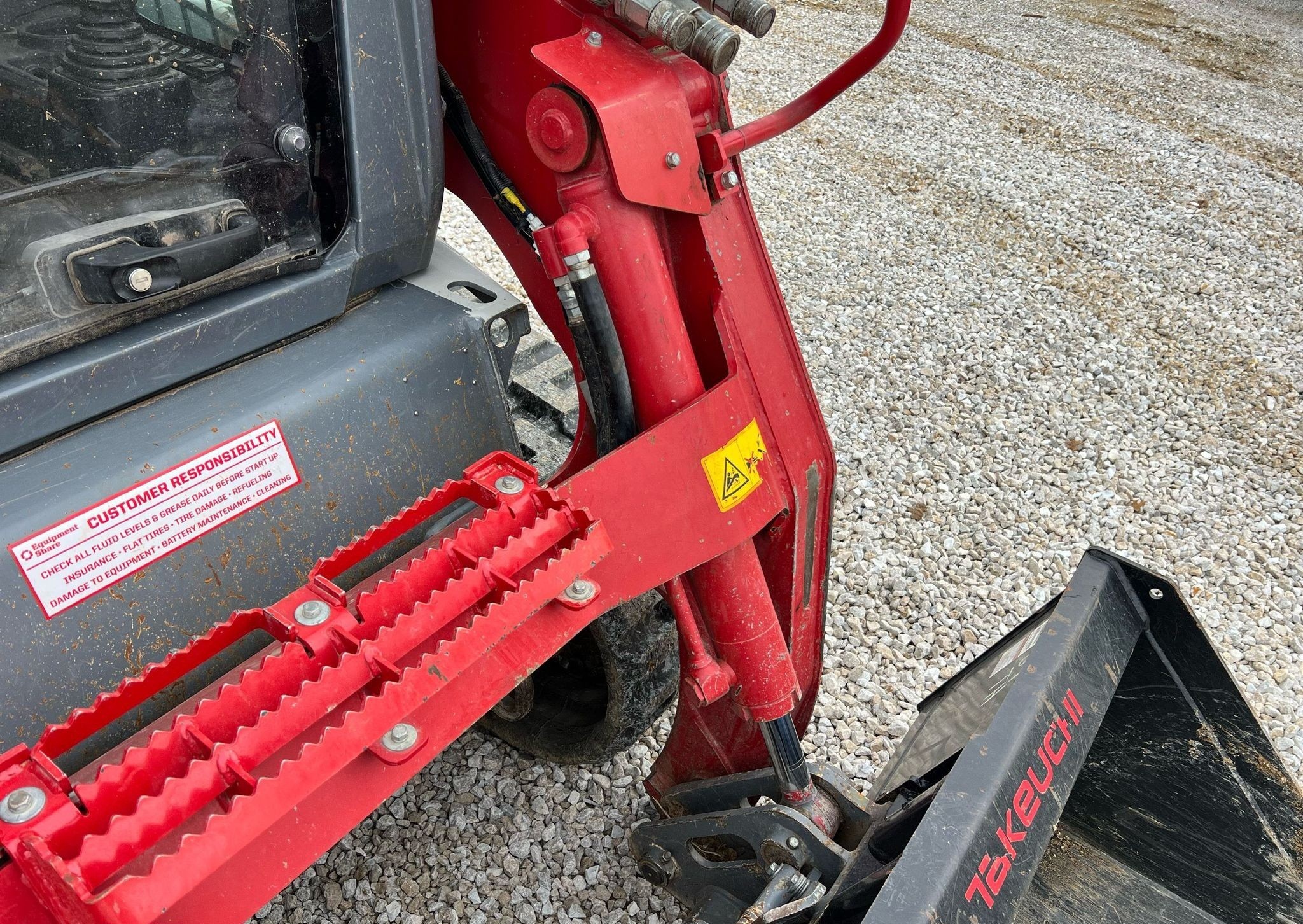 gallery 2020 Takeuchi TL12R2 tracked skid steer loader