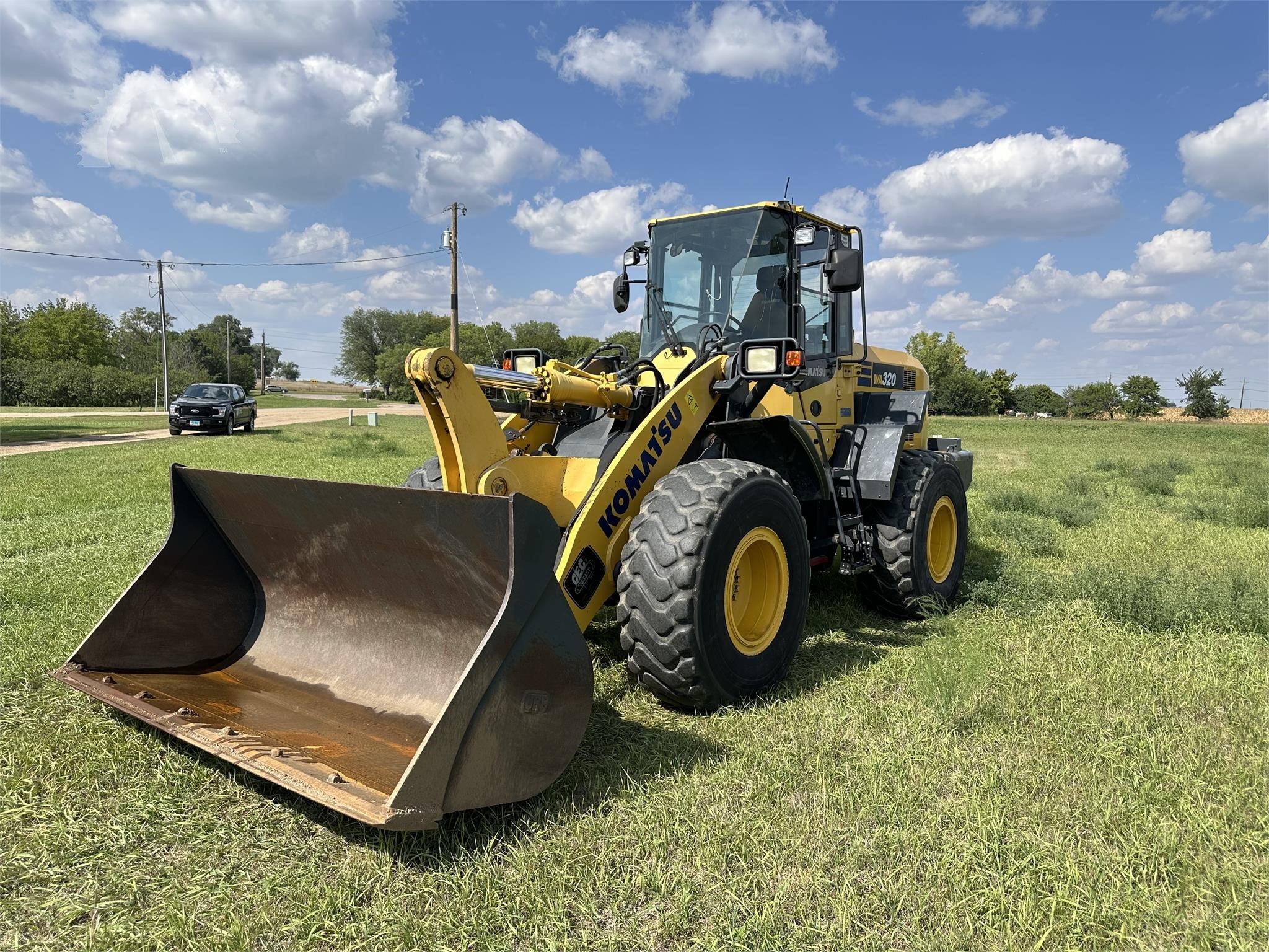 gallery 2016 KOMATSU WA320-7