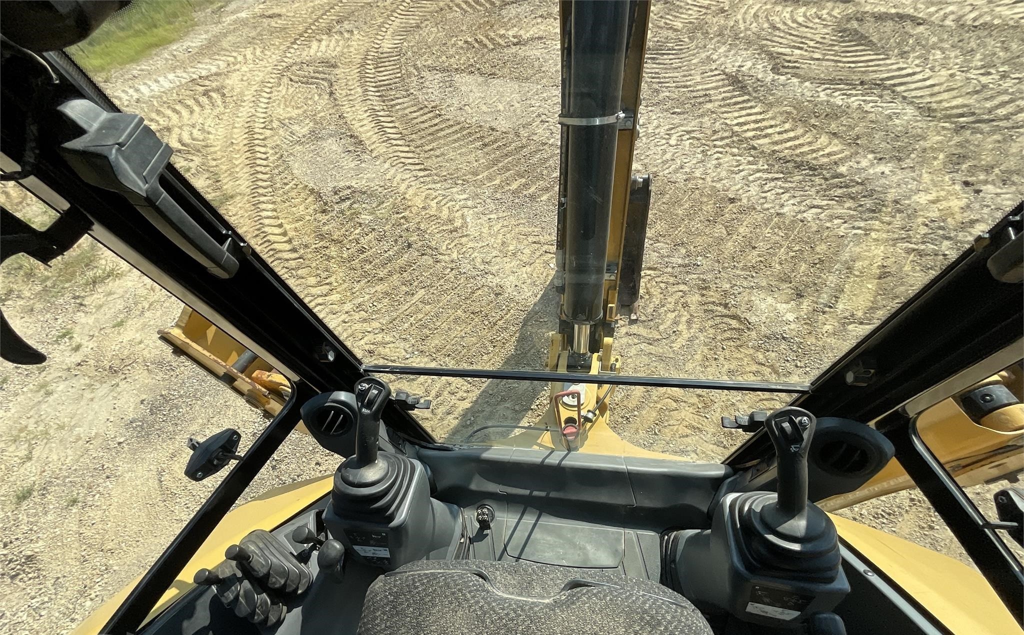 gallery 2015 CATERPILLAR 420F2 IT
