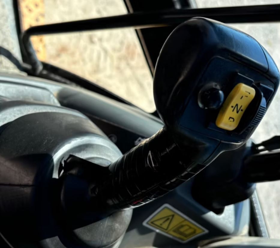 gallery 2016 Caterpillar 420F2 IT 4WD Backhoe