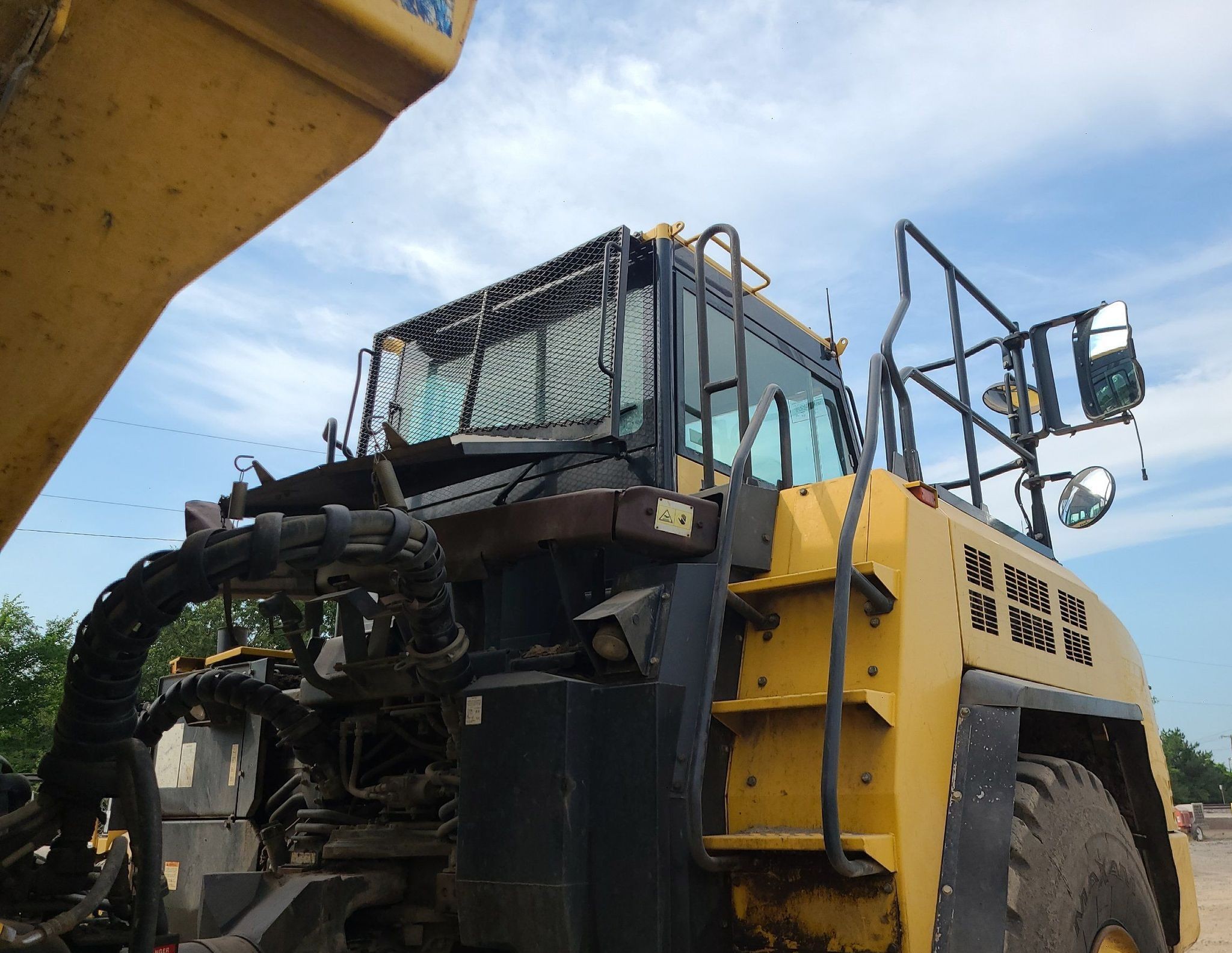 gallery 2013 Komatsu HM400-3 haul truck