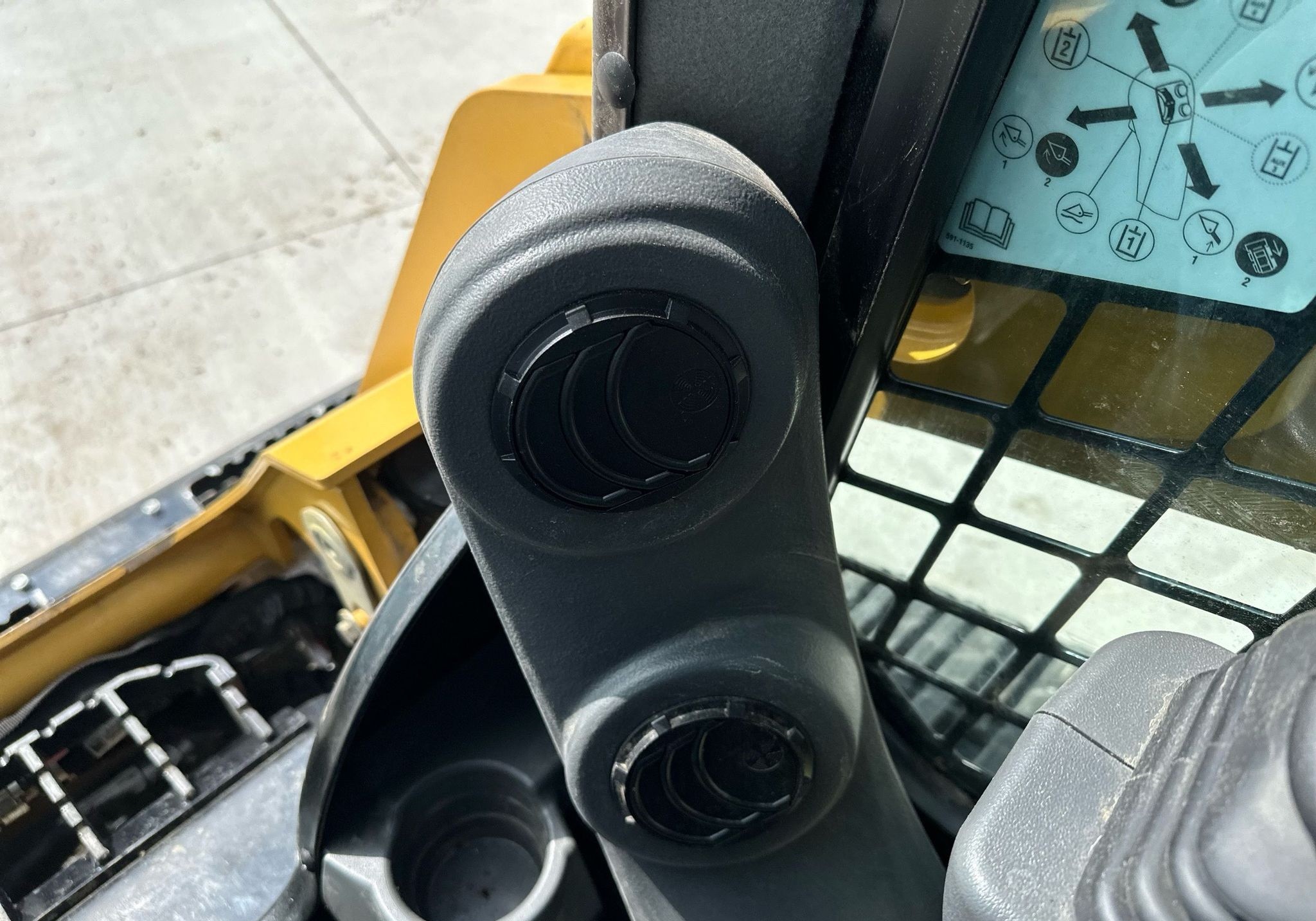 gallery 2022 Caterpillar 259D3 tracked skid steer loader