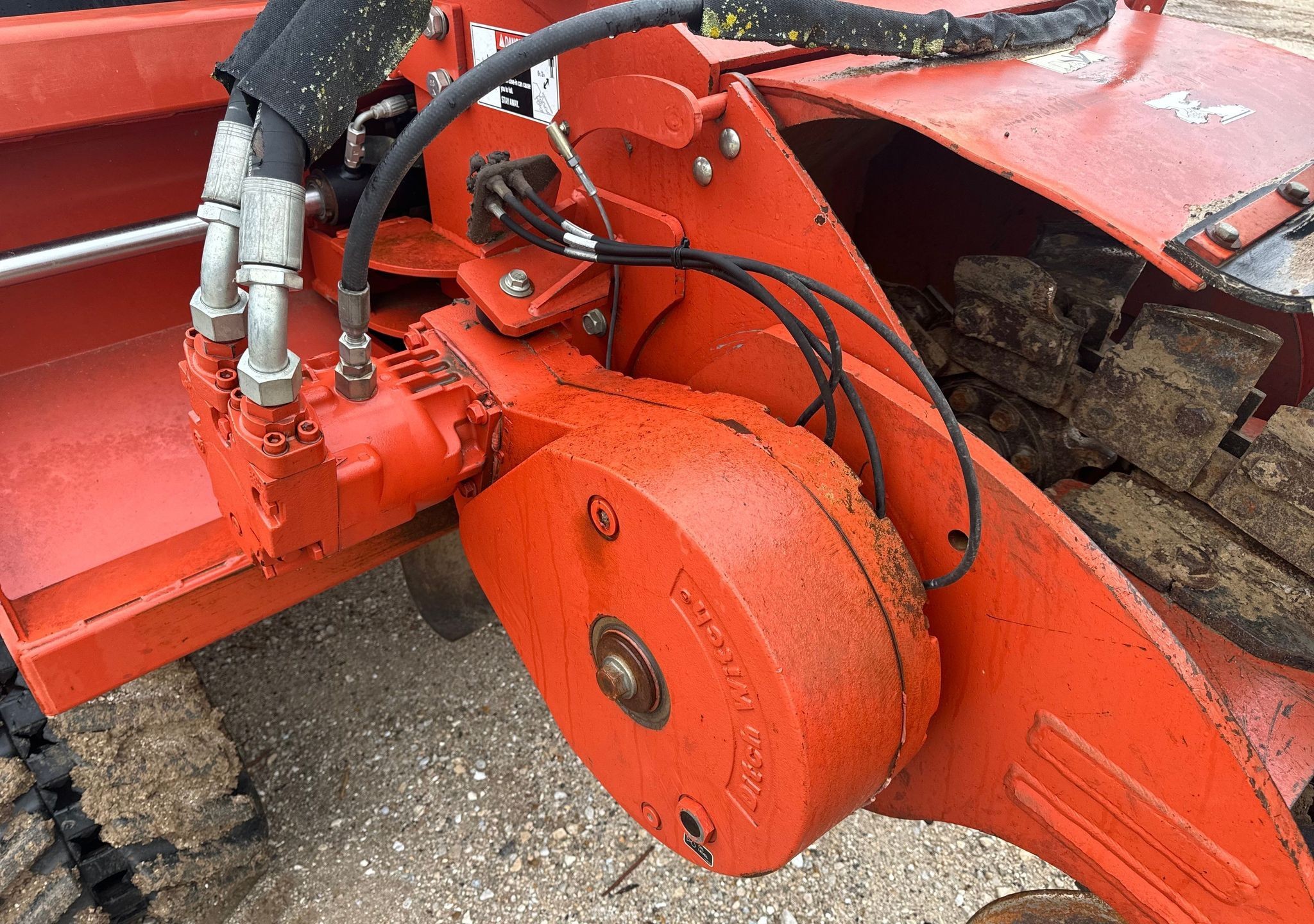 gallery 2013 Ditch Witch RT120 Quad trencher