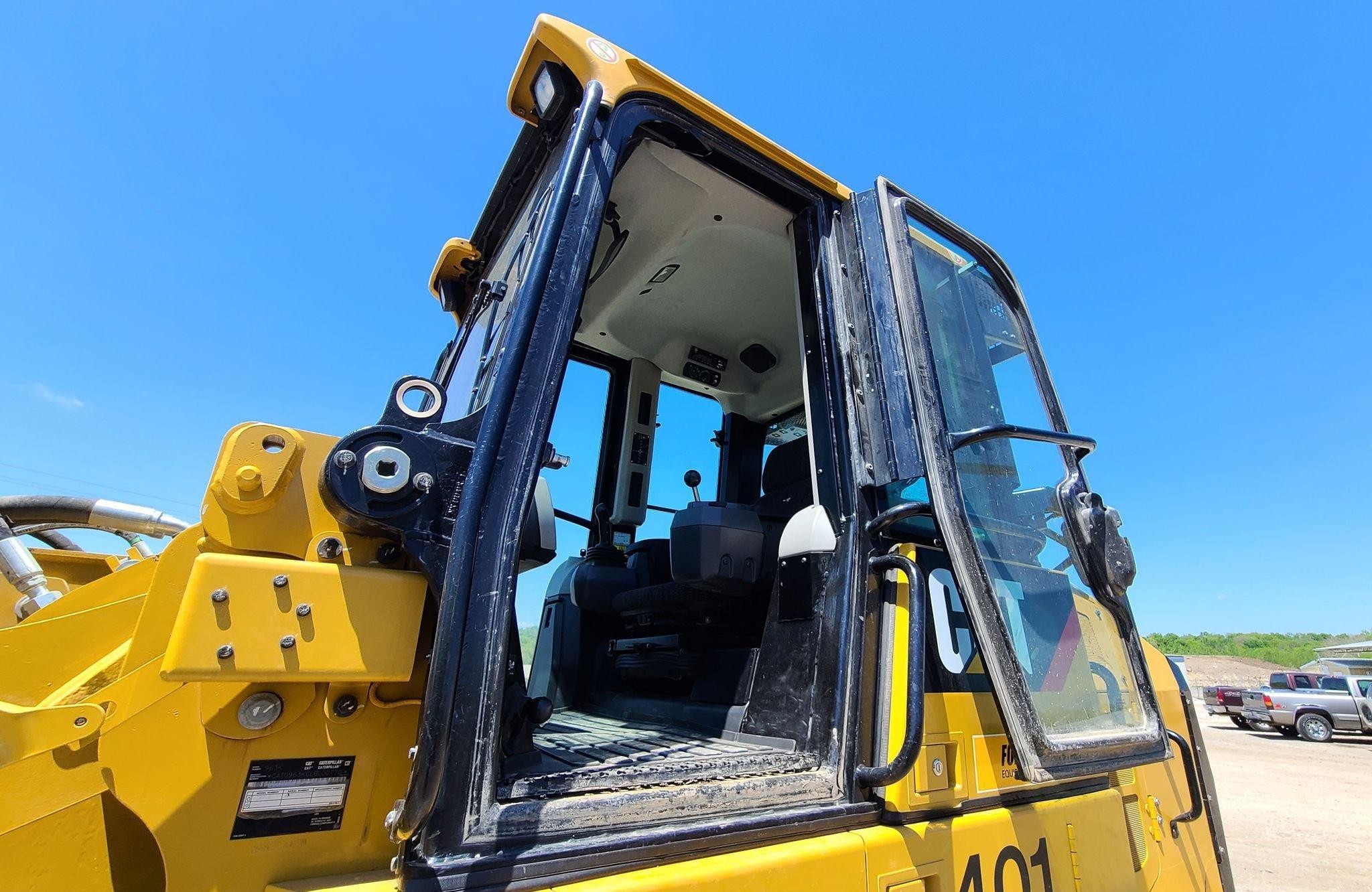 gallery 2018 Caterpillar 963K track loader