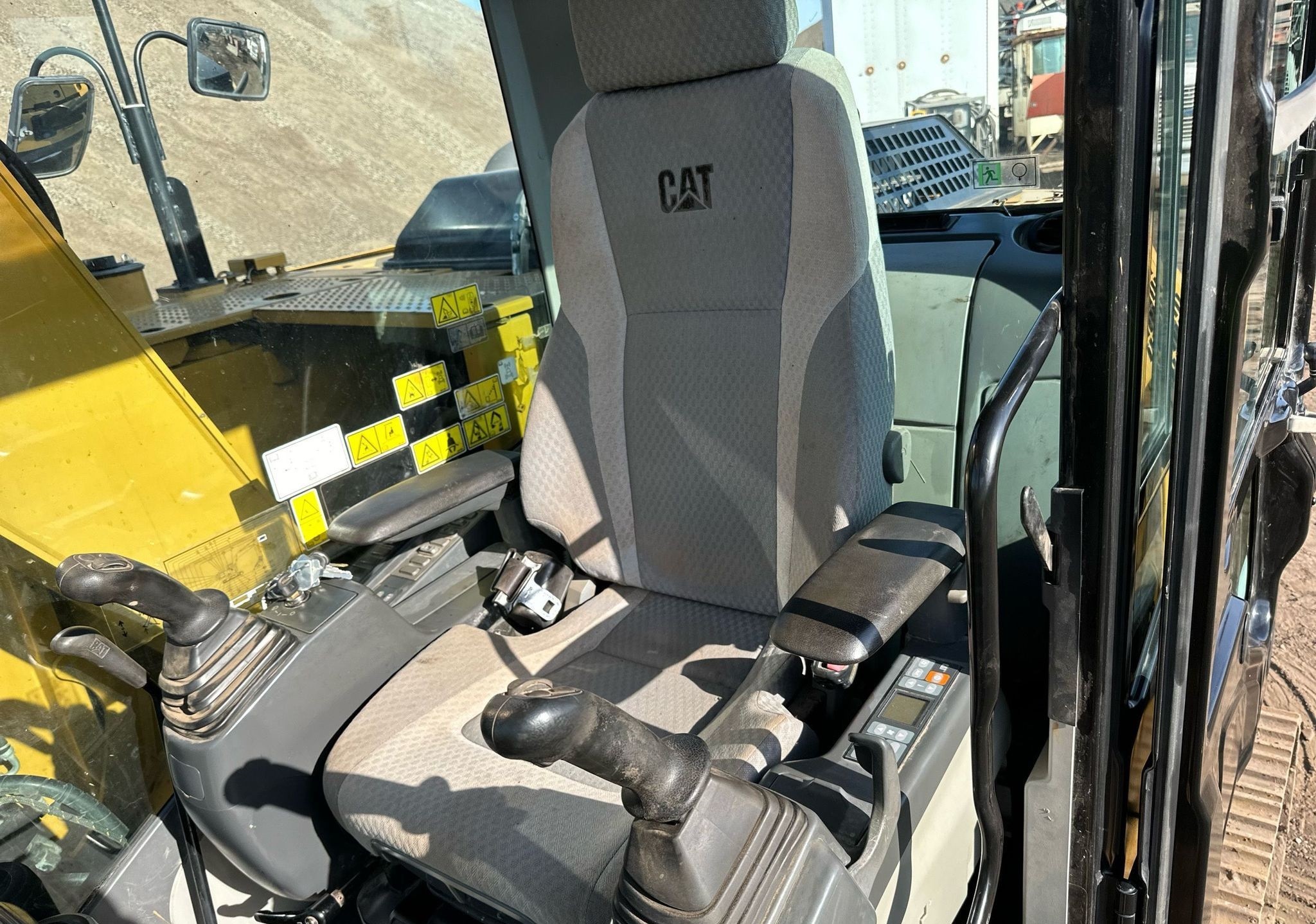 gallery 2015 Caterpillar 311FL RR excavator