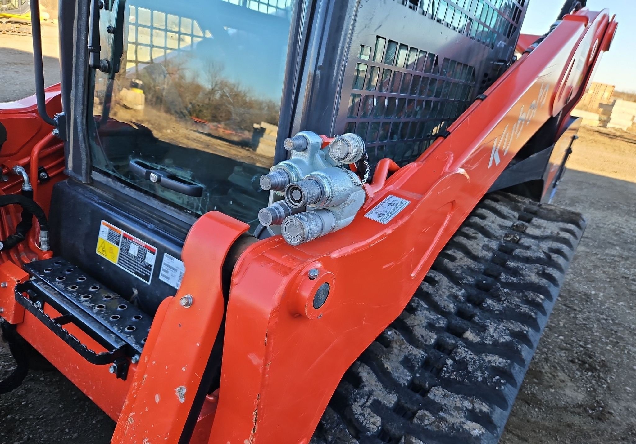 gallery 2022 Kubota SVL97-2 tracked skid steer loader